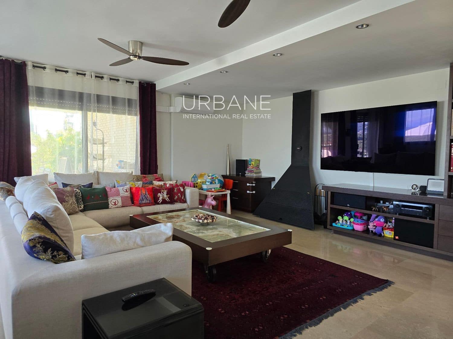 4 chambre Villa/Maison à vendre à Barcelone ville avec piscine garage - 590 000 € (Ref: 8901325)