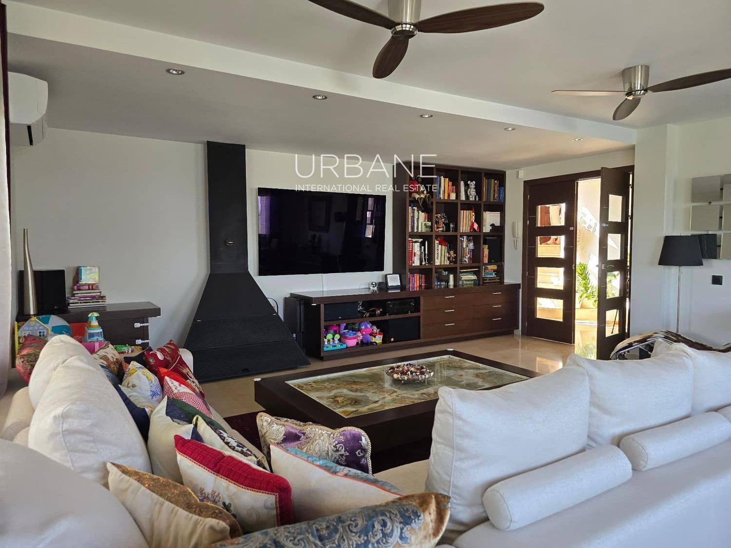 4 chambre Villa/Maison à vendre à Barcelone ville avec piscine garage - 590 000 € (Ref: 8901325)