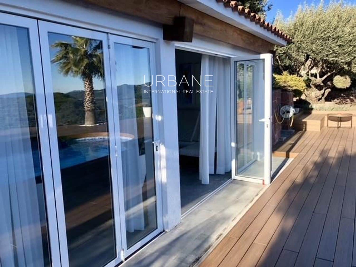 4 chambre Villa/Maison à vendre à Barcelone ville avec piscine garage - 590 000 € (Ref: 8901325)