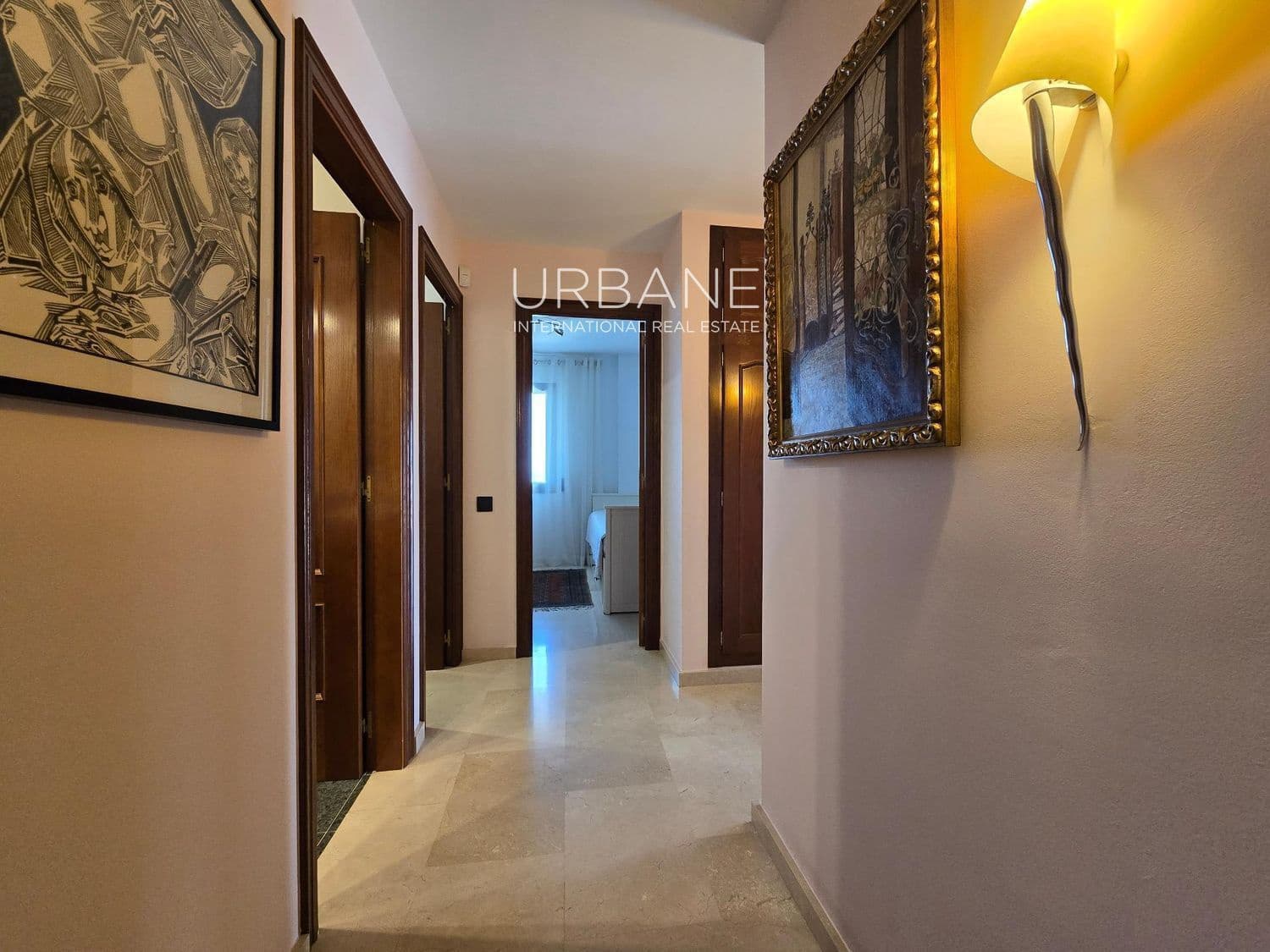 4 chambre Villa/Maison à vendre à Barcelone ville avec piscine garage - 590 000 € (Ref: 8901325)
