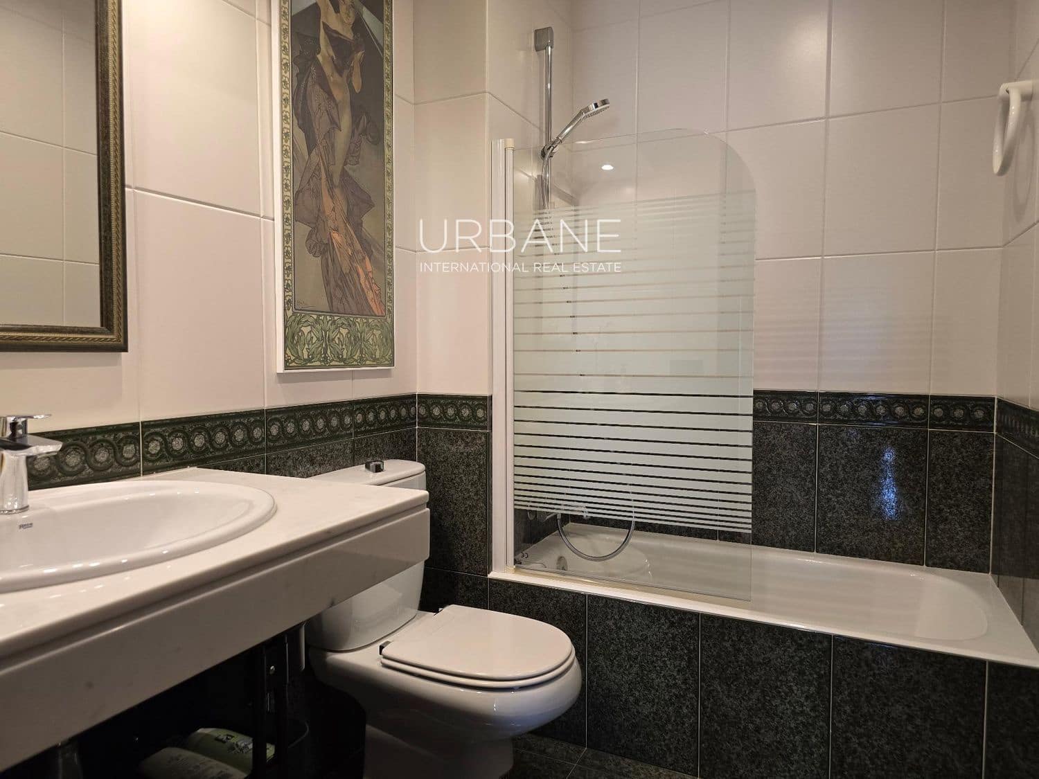 4 chambre Villa/Maison à vendre à Barcelone ville avec piscine garage - 590 000 € (Ref: 8901325)