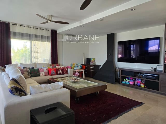 4 sypialnia Willa na sprzedaż w Miasto Barcelona z basenem garażem - 590 000 € (Ref: 8901325)