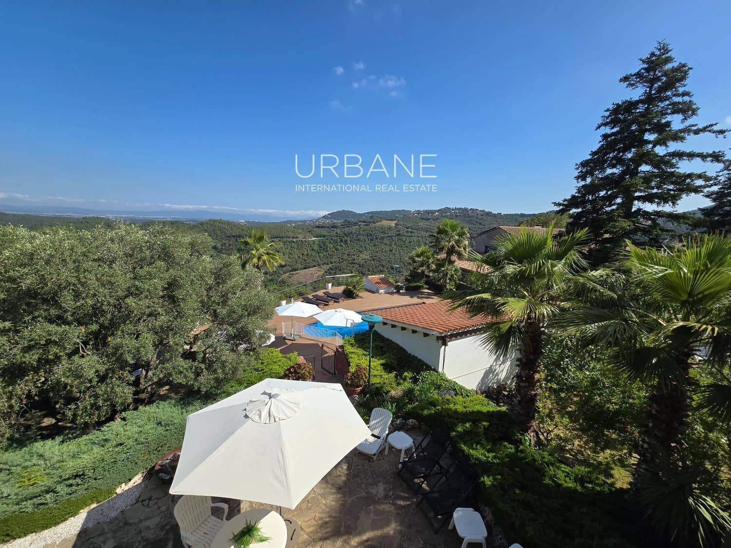 4 chambre Villa/Maison à vendre à Barcelone ville avec piscine garage - 590 000 € (Ref: 8901325)