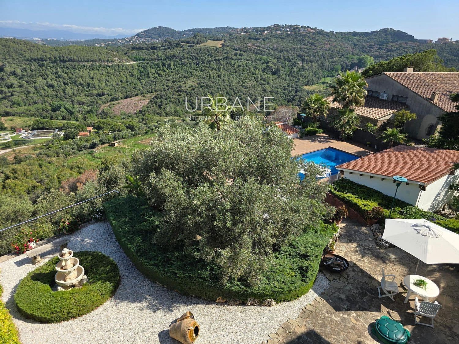 4 chambre Villa/Maison à vendre à Barcelone ville avec piscine garage - 590 000 € (Ref: 8901325)