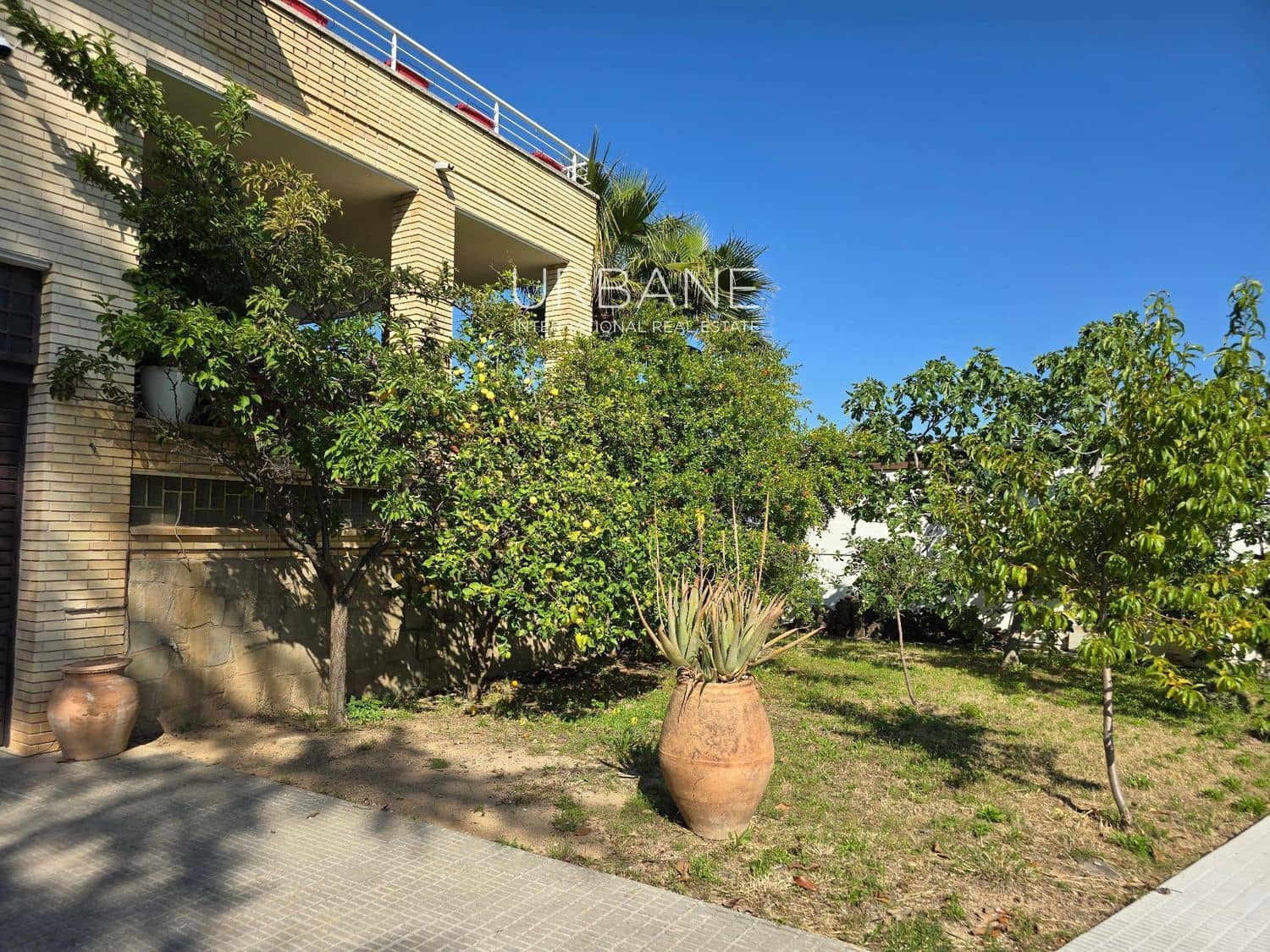 4 chambre Villa/Maison à vendre à Barcelone ville avec piscine garage - 590 000 € (Ref: 8901325)