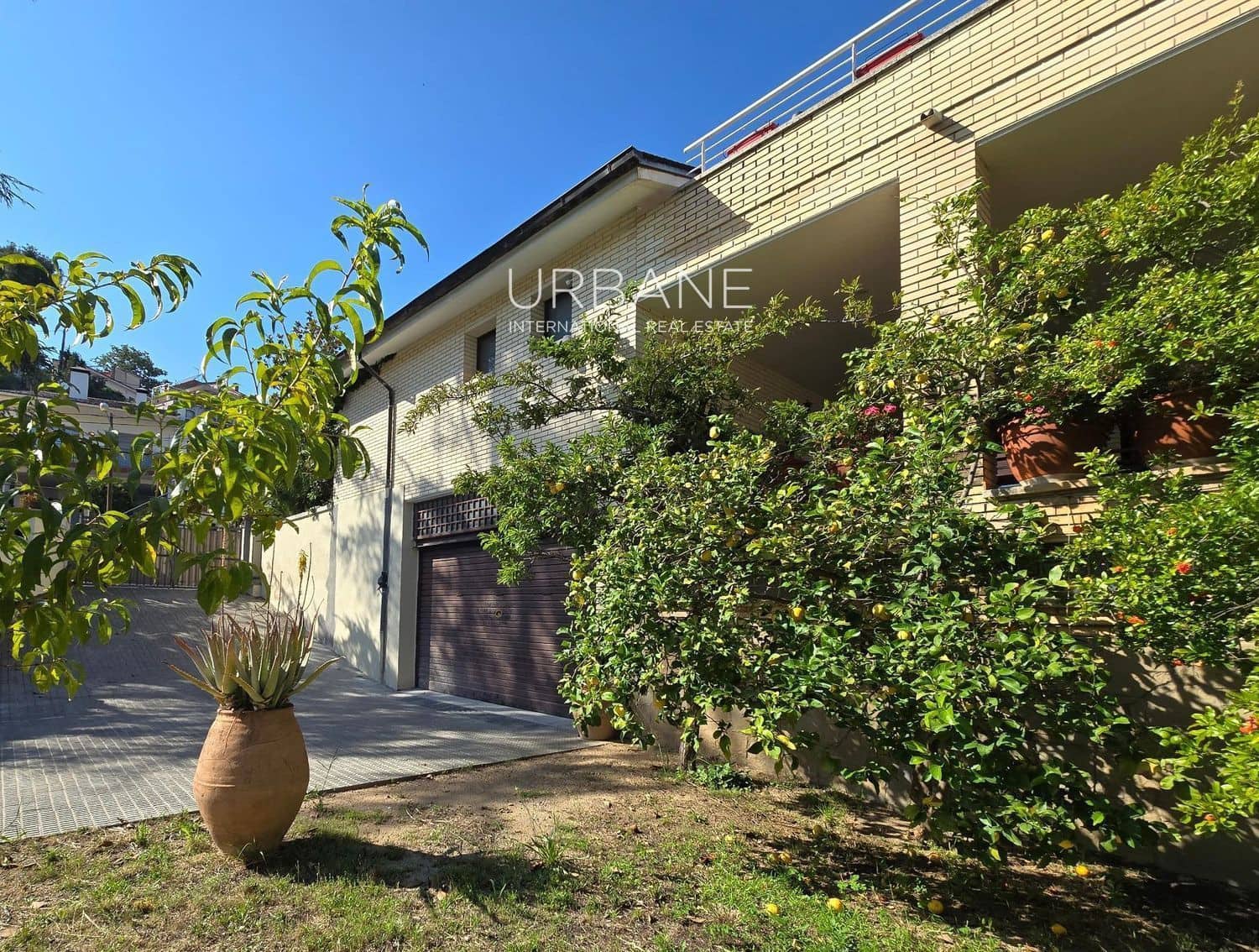 4 chambre Villa/Maison à vendre à Barcelone ville avec piscine garage - 590 000 € (Ref: 8901325)