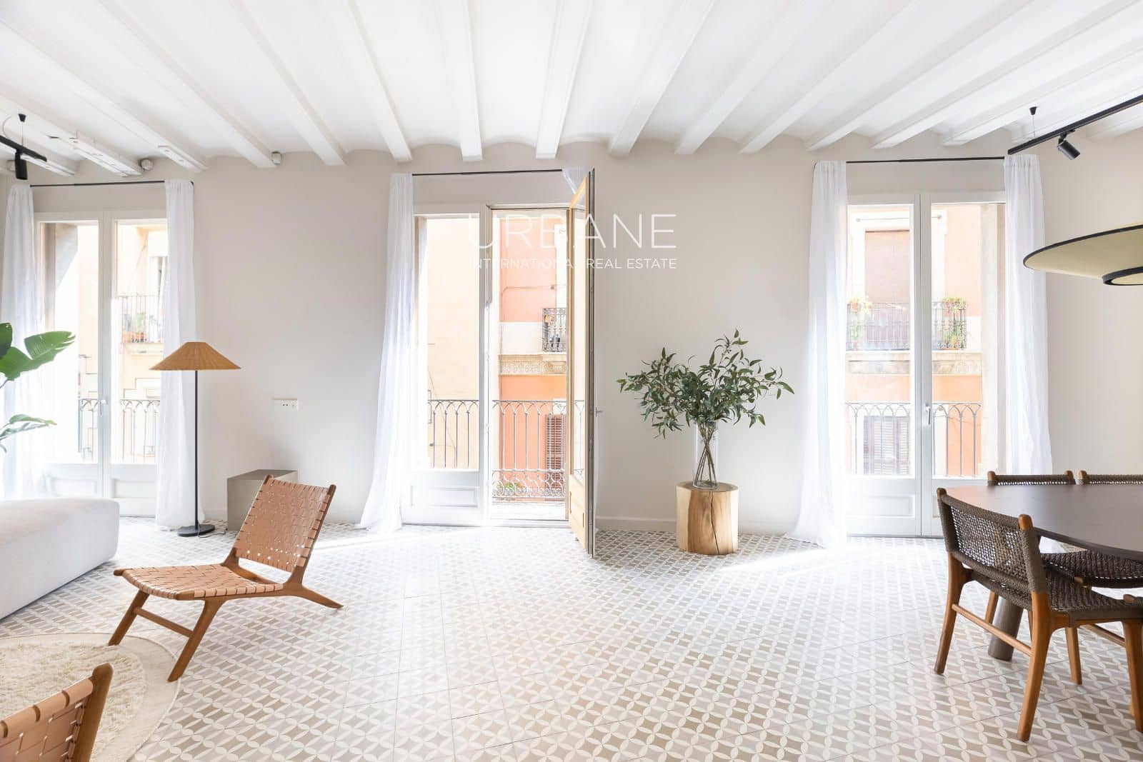 2 slaapkamer Flat te koop in Barcelona stad - € 645.000 (Ref: 8904726)