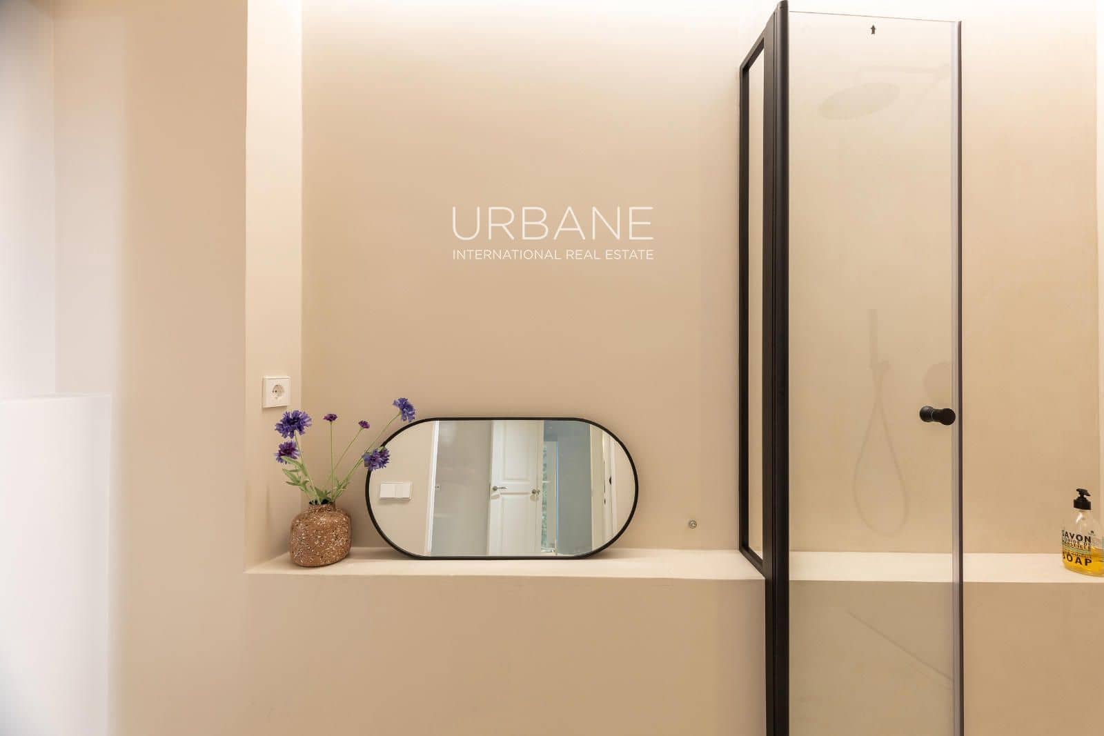 2 slaapkamer Flat te koop in Barcelona stad - € 645.000 (Ref: 8904726)