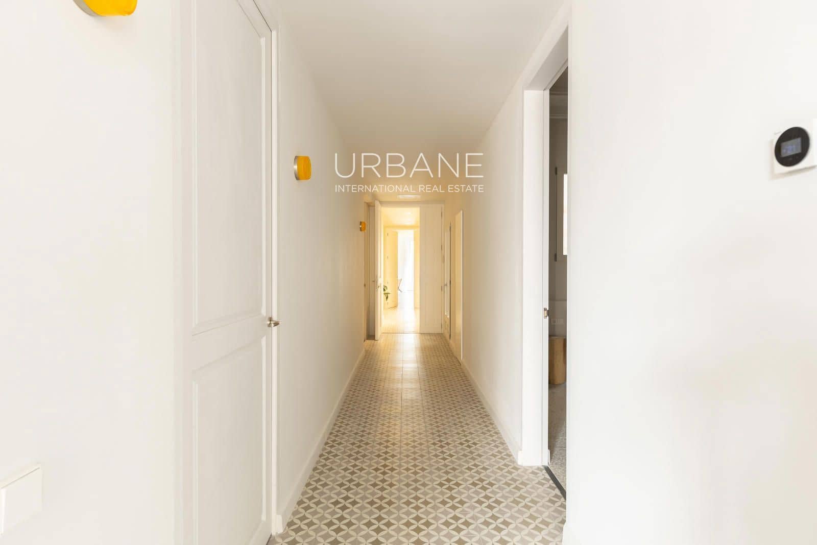 3 bedroom Flat for sale in Barcelona city - € 745,000 (Ref: 8904727)