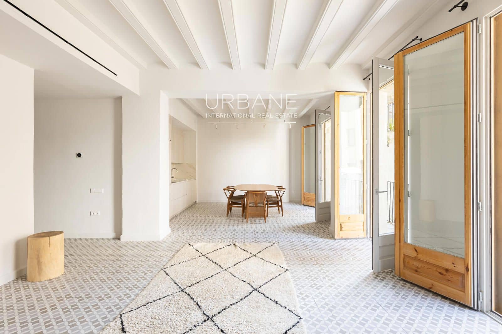 3 bedroom Flat for sale in Barcelona city - € 745,000 (Ref: 8904727)