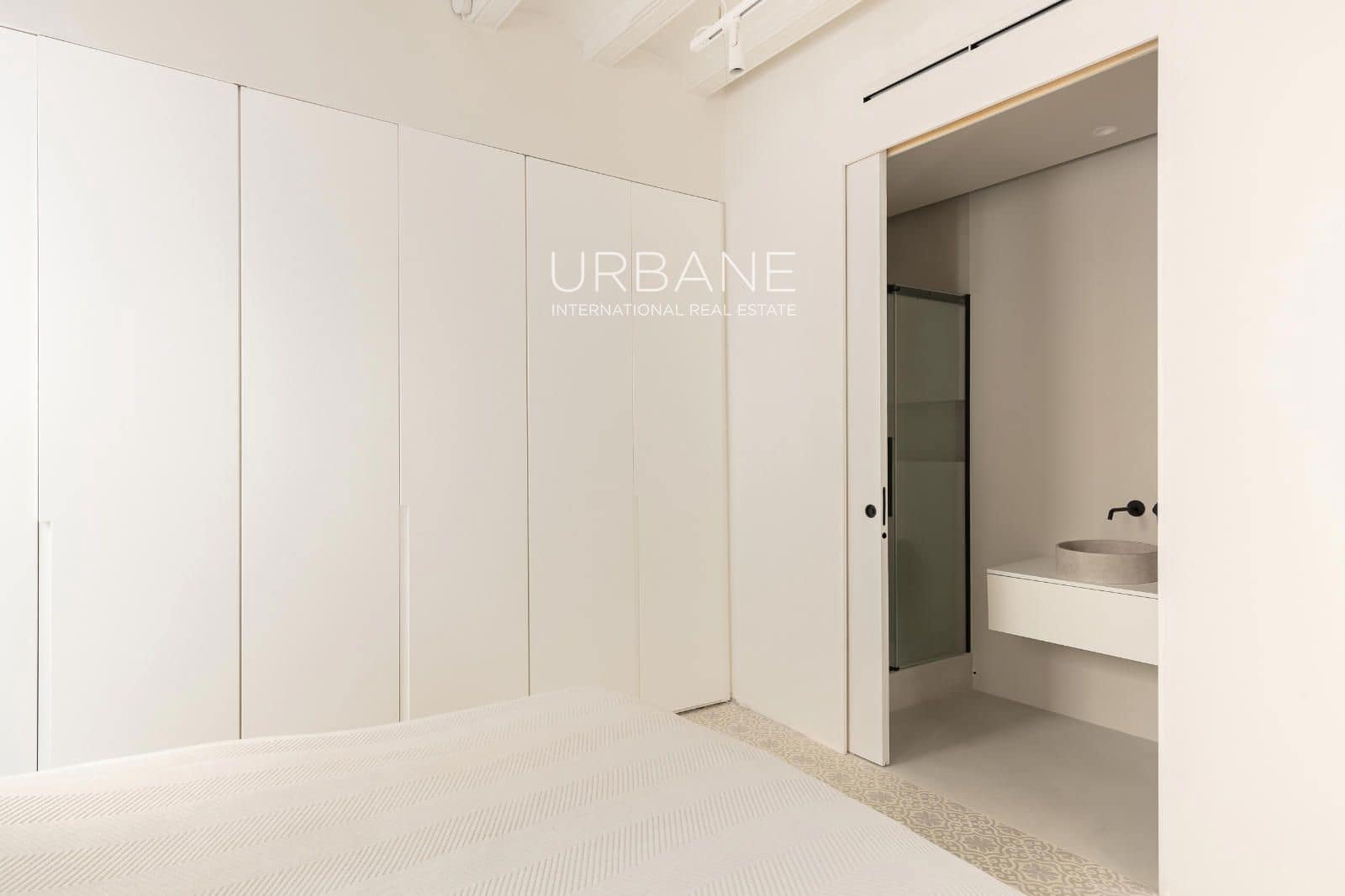 3 bedroom Flat for sale in Barcelona city - € 745,000 (Ref: 8904727)