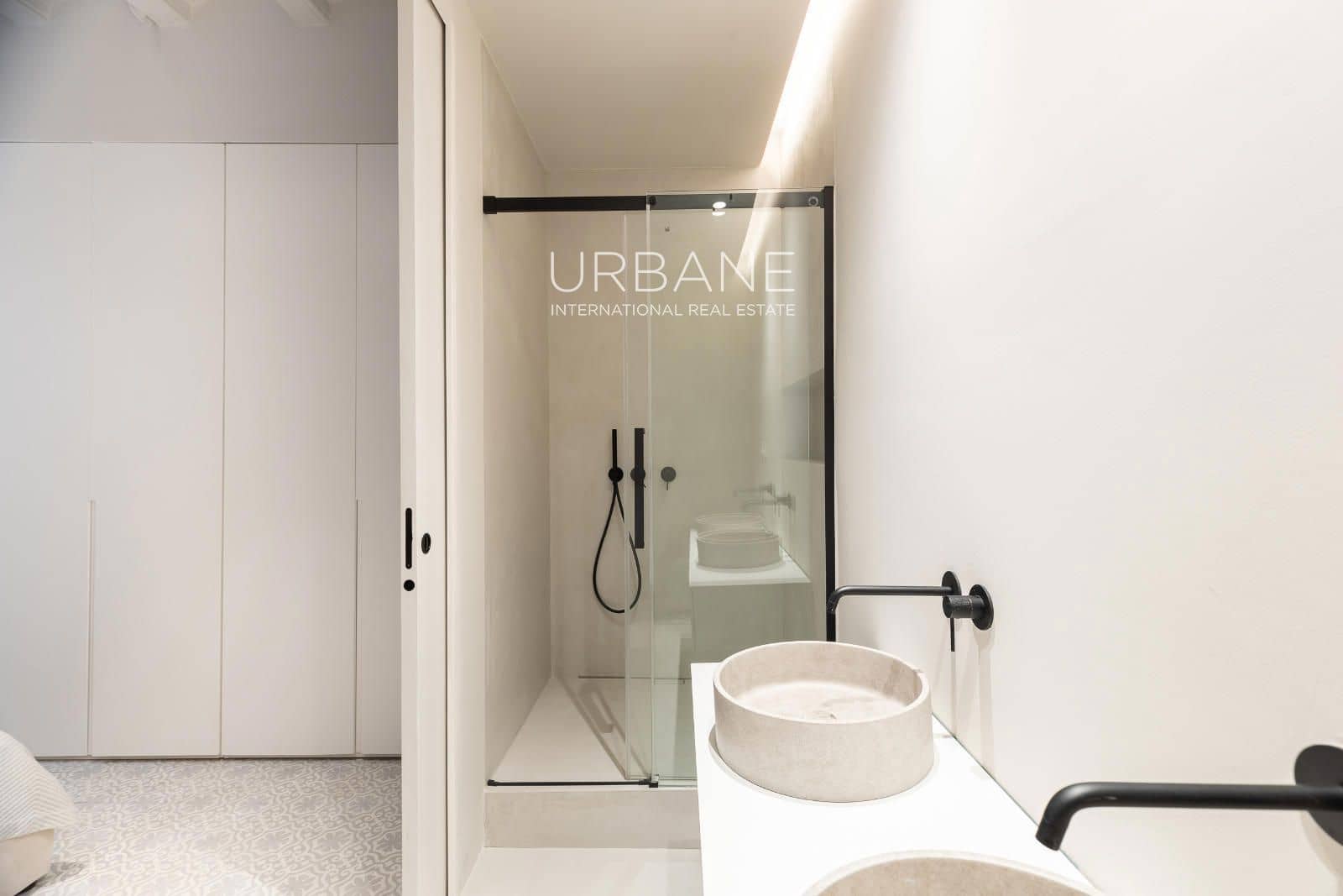 3 bedroom Flat for sale in Barcelona city - € 745,000 (Ref: 8904727)