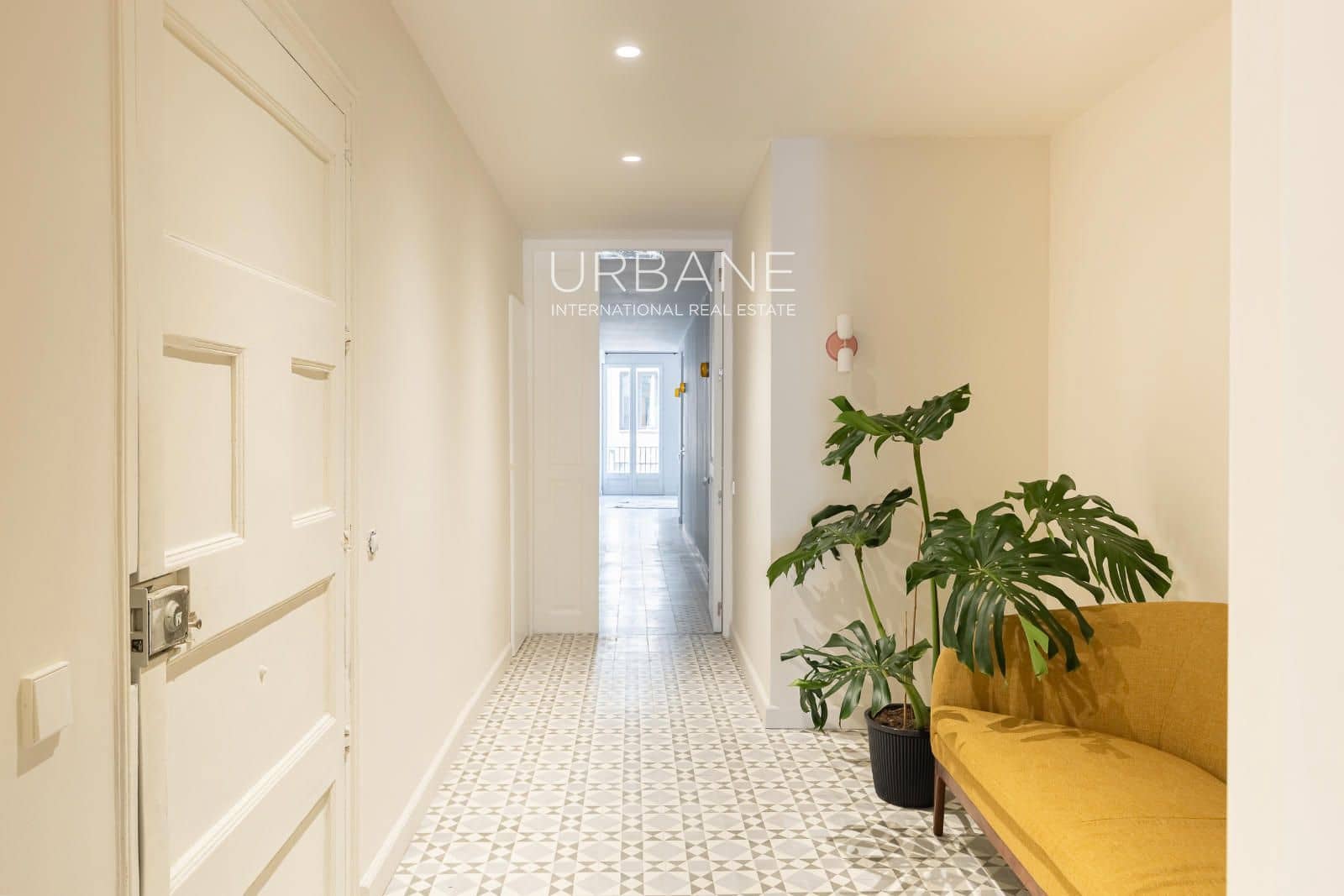 3 bedroom Flat for sale in Barcelona city - € 745,000 (Ref: 8904727)