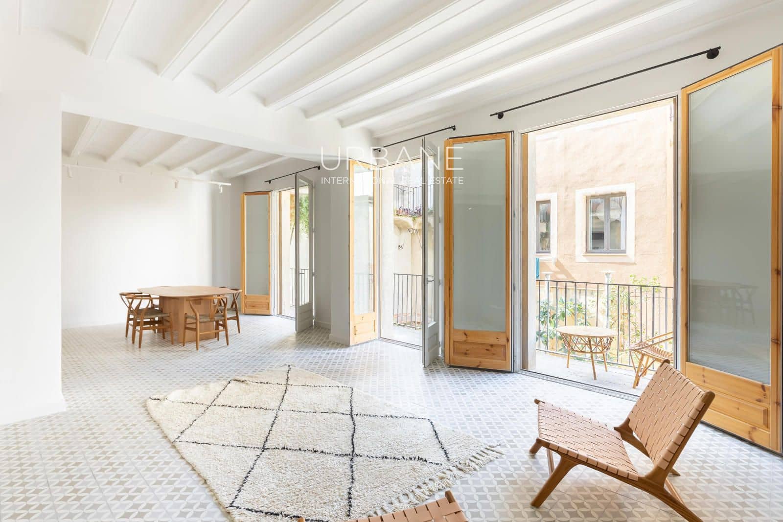 3 bedroom Flat for sale in Barcelona city - € 745,000 (Ref: 8904727)