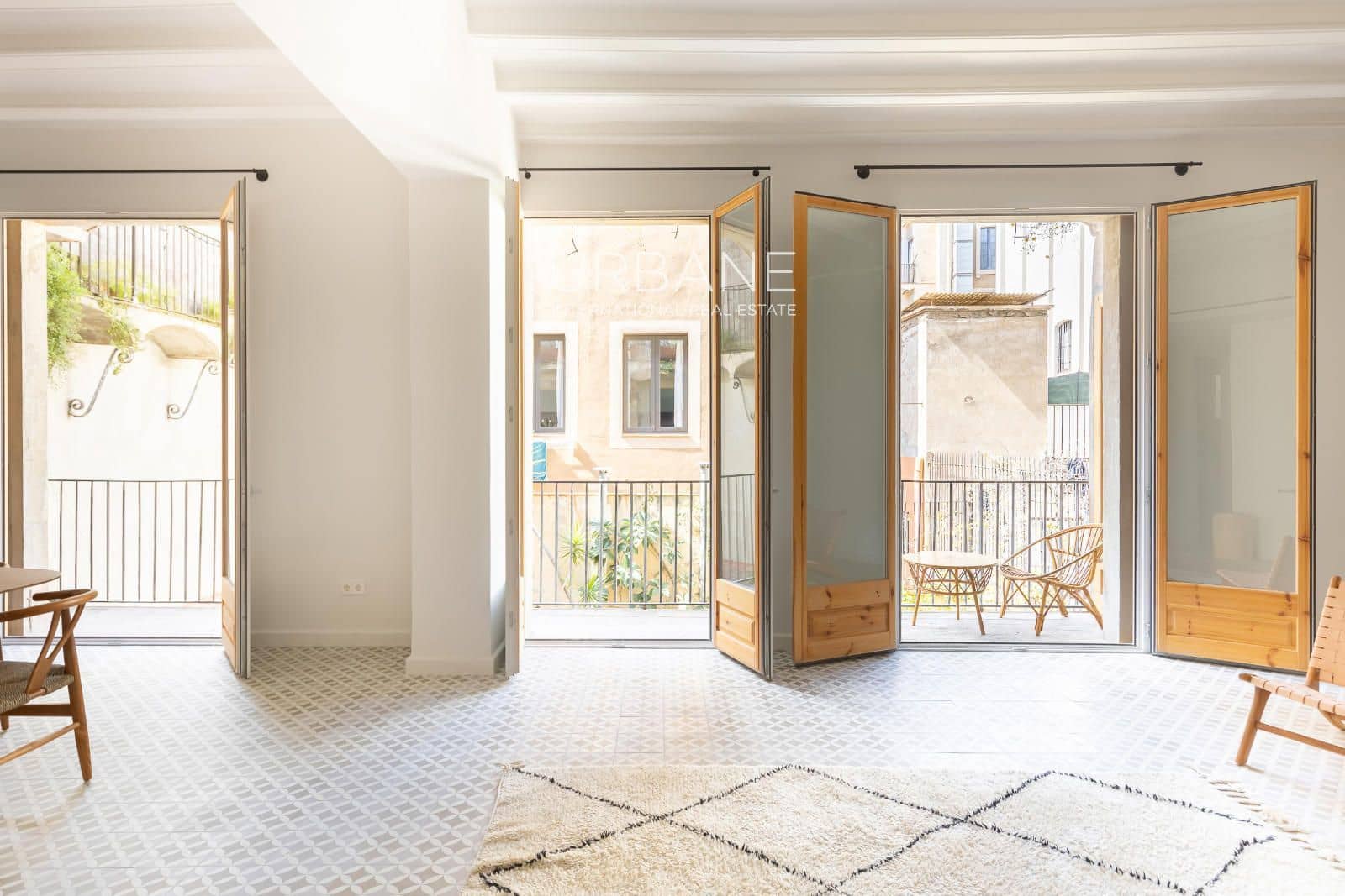 3 bedroom Flat for sale in Barcelona city - € 745,000 (Ref: 8904727)