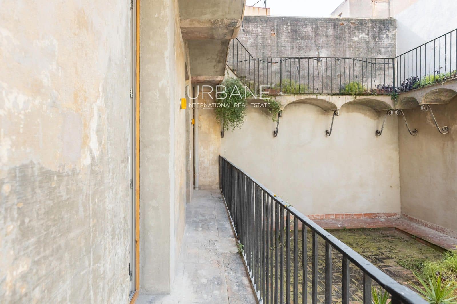 3 bedroom Flat for sale in Barcelona city - € 745,000 (Ref: 8904727)