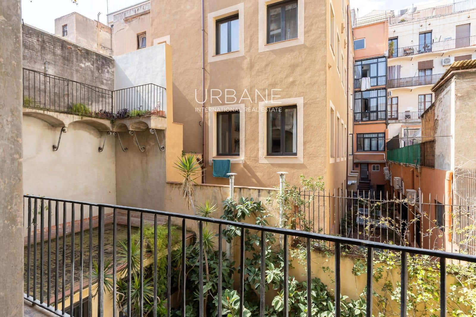 3 bedroom Flat for sale in Barcelona city - € 745,000 (Ref: 8904727)