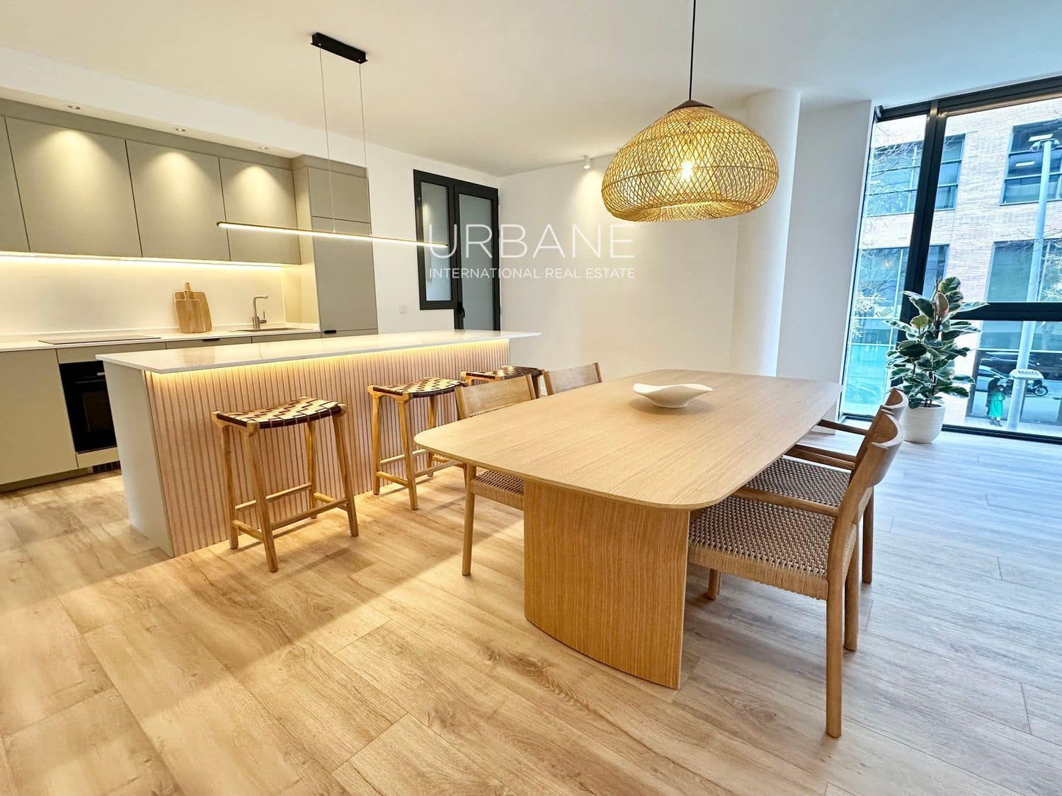 3 soveværelse Lejlighed til salg i Barcelona by med swimmingpool garage - € 970.000 (Ref: 8906833)