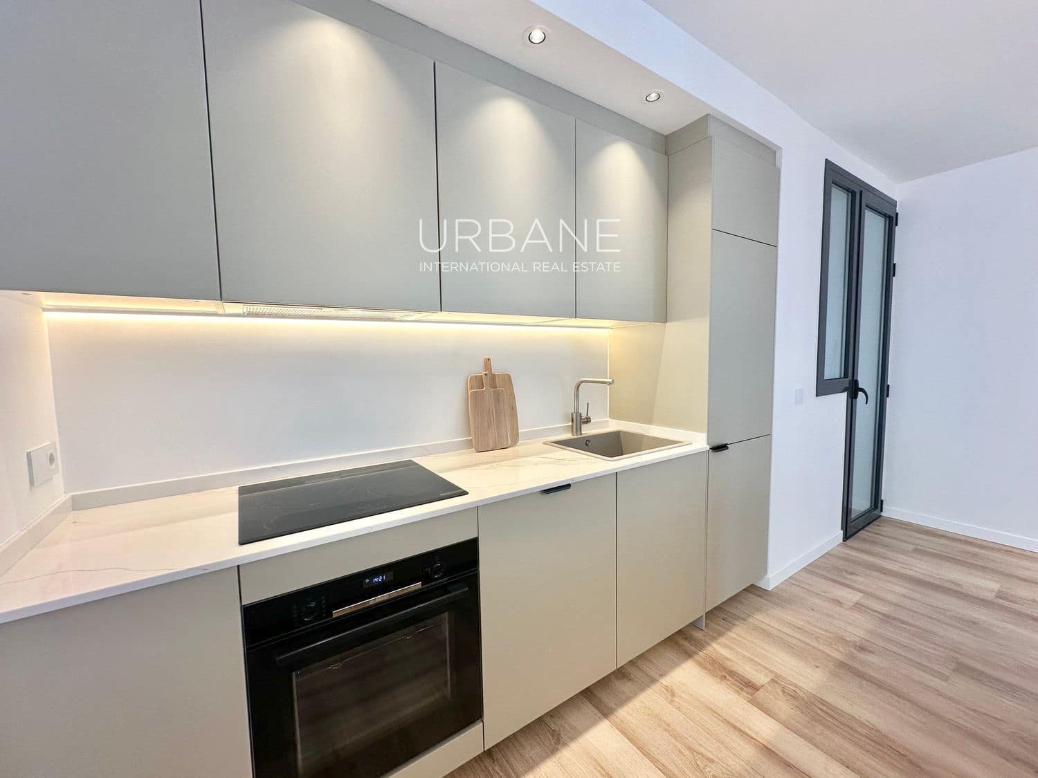 3 soveværelse Lejlighed til salg i Barcelona by med swimmingpool garage - € 970.000 (Ref: 8906833)