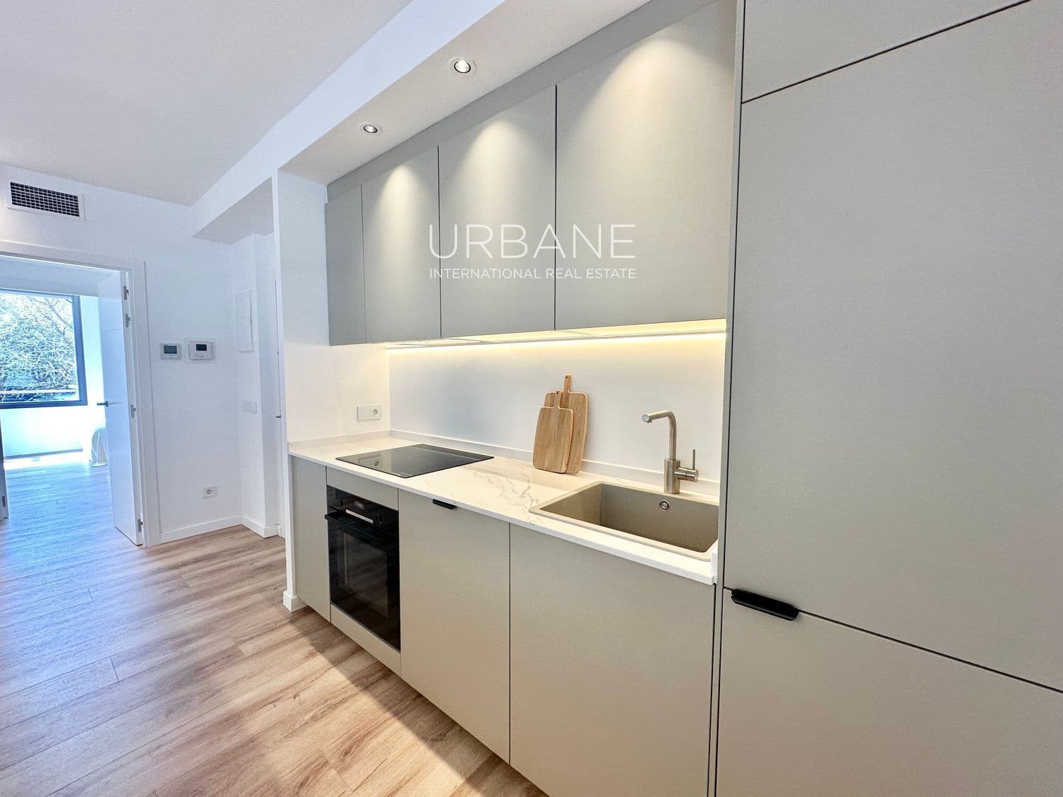 3 soveværelse Lejlighed til salg i Barcelona by med swimmingpool garage - € 970.000 (Ref: 8906833)