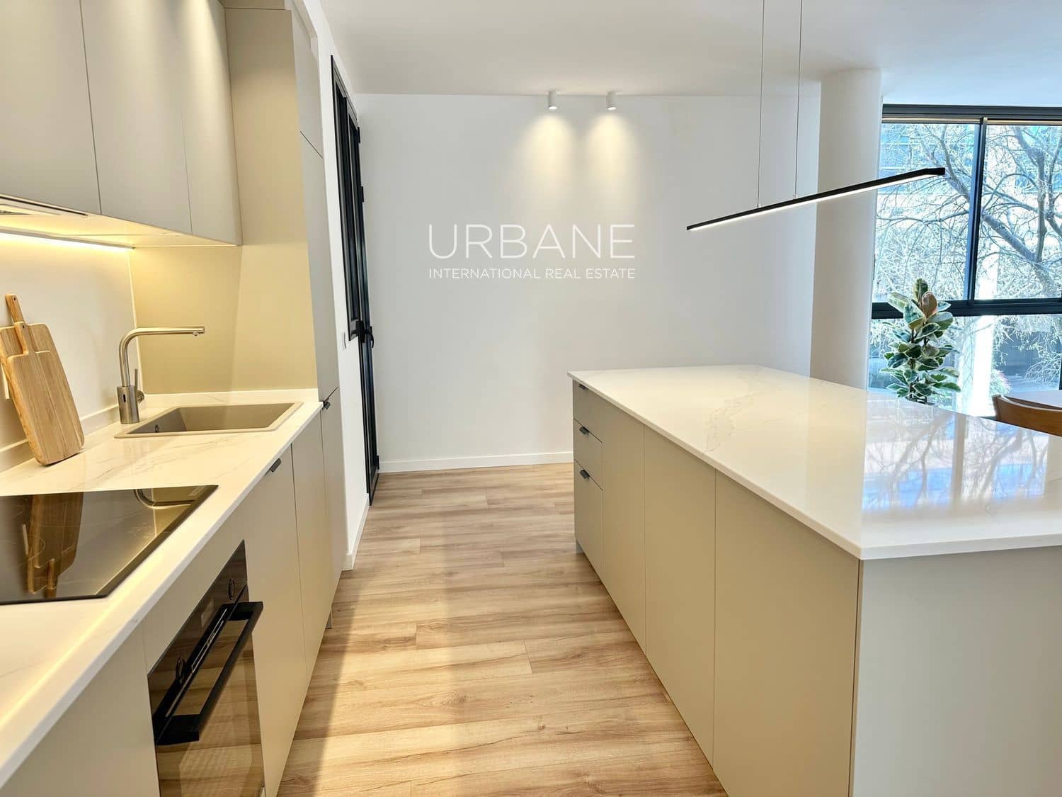 3 soveværelse Lejlighed til salg i Barcelona by med swimmingpool garage - € 970.000 (Ref: 8906833)