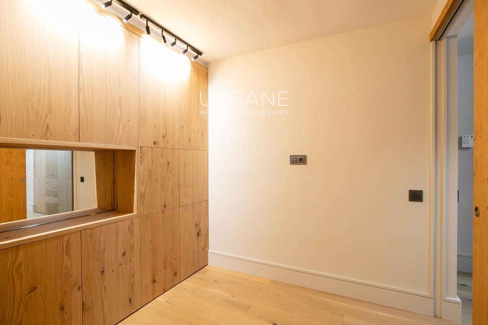 1 slaapkamer Flat te koop in Barcelona stad - € 370.000 (Ref: 8906954)