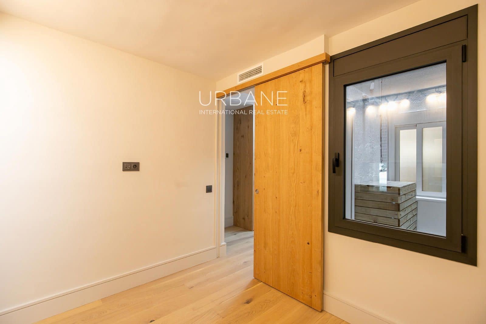 1 slaapkamer Flat te koop in Barcelona stad - € 370.000 (Ref: 8906954)