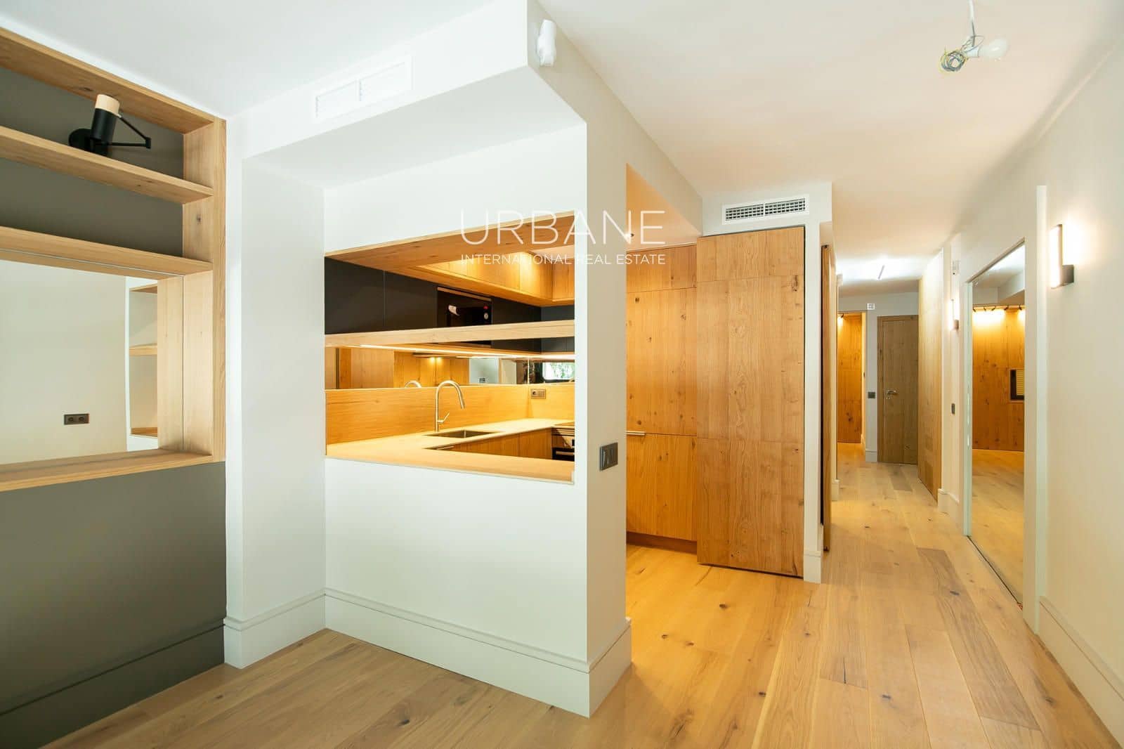 1 slaapkamer Flat te koop in Barcelona stad - € 370.000 (Ref: 8906954)