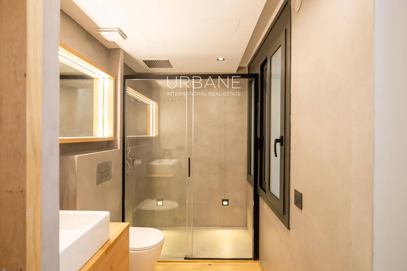 1 slaapkamer Flat te koop in Barcelona stad - € 370.000 (Ref: 8906954)