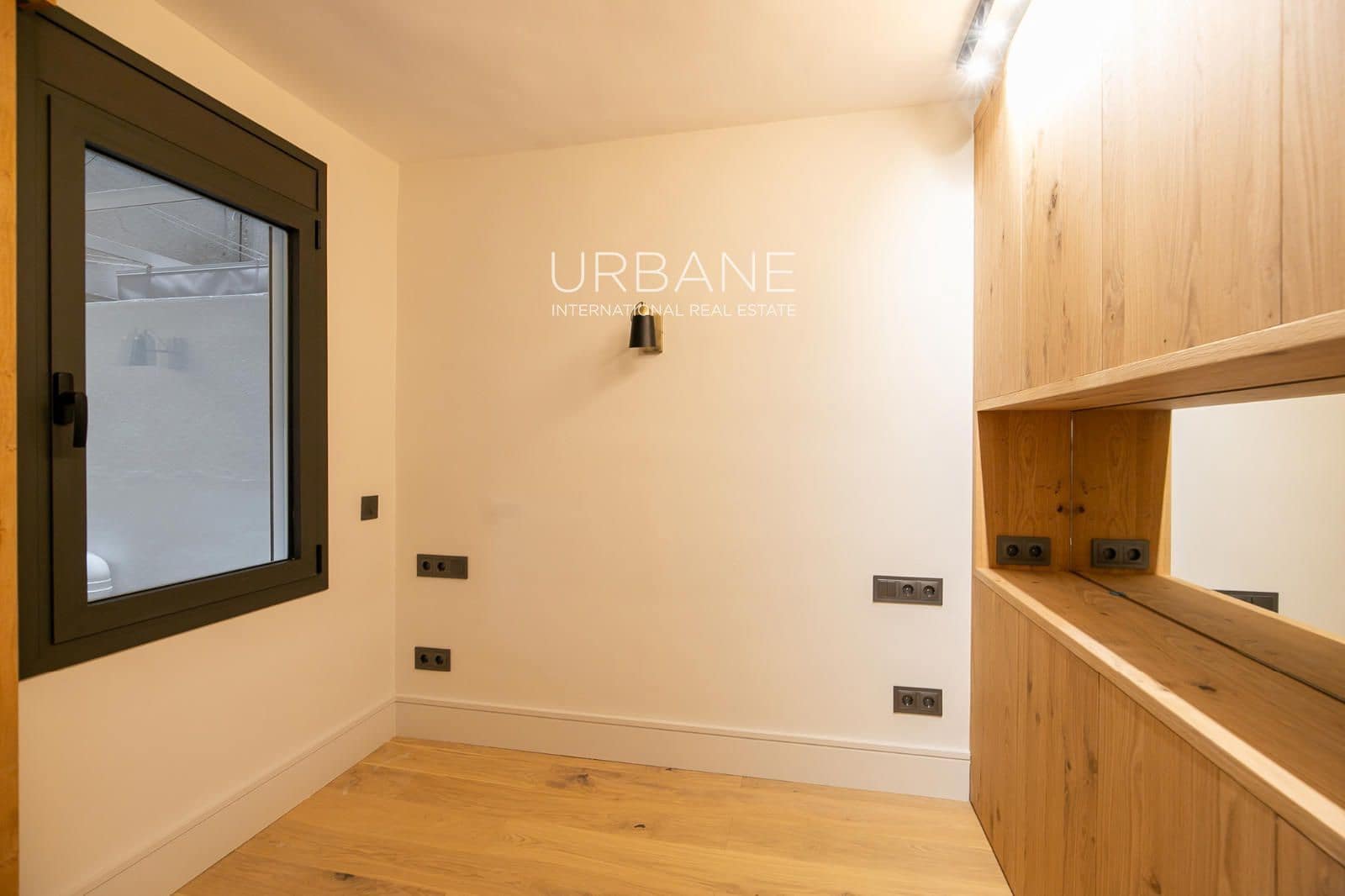 1 slaapkamer Flat te koop in Barcelona stad - € 370.000 (Ref: 8906954)