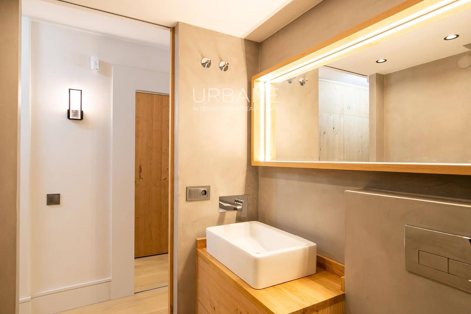 1 slaapkamer Flat te koop in Barcelona stad - € 370.000 (Ref: 8906954)