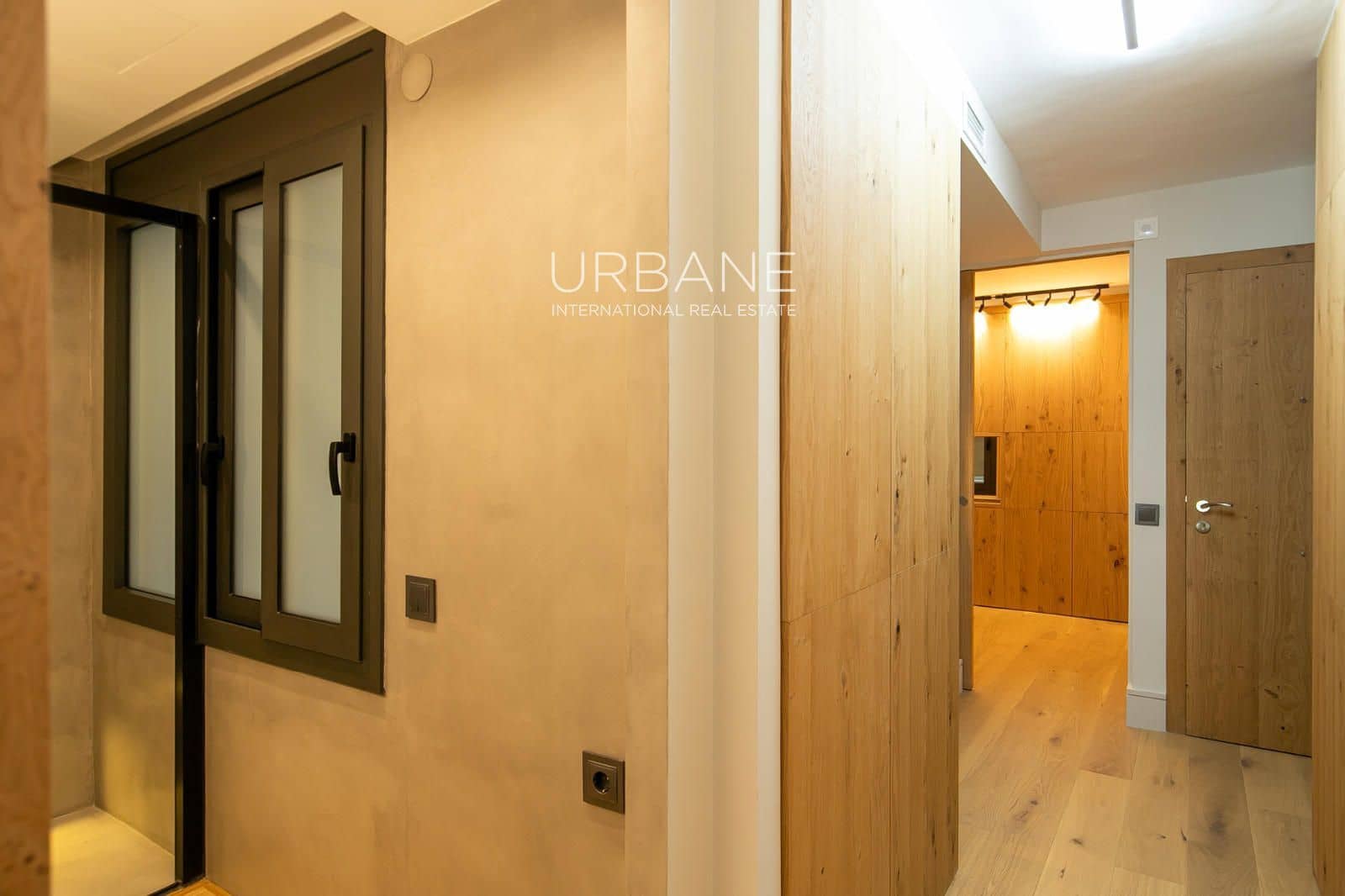 1 slaapkamer Flat te koop in Barcelona stad - € 370.000 (Ref: 8906954)