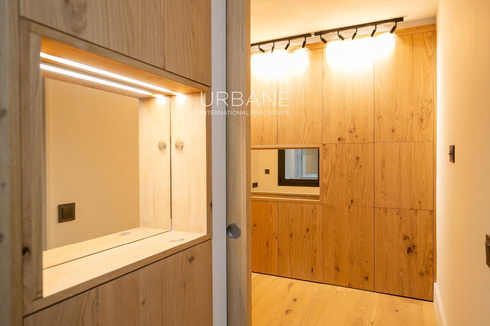 1 slaapkamer Flat te koop in Barcelona stad - € 370.000 (Ref: 8906954)