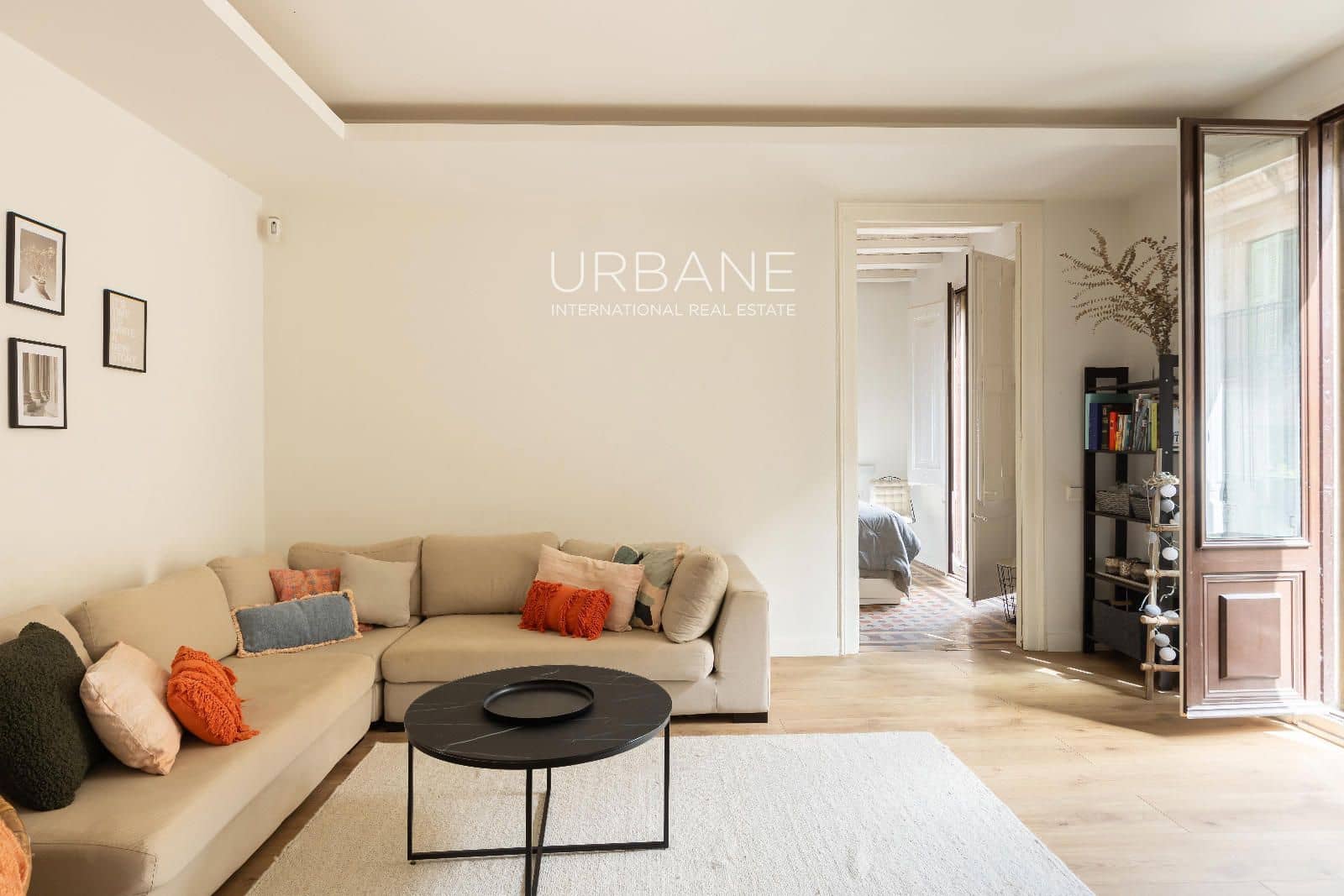 2 slaapkamer Flat te huur in Barcelona stad - € 1.999 (Ref: 8917434)