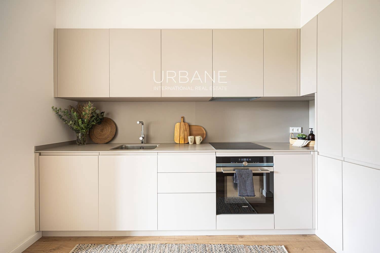 3 slaapkamer Flat te koop in Barcelona stad - € 755.000 (Ref: 8920843)