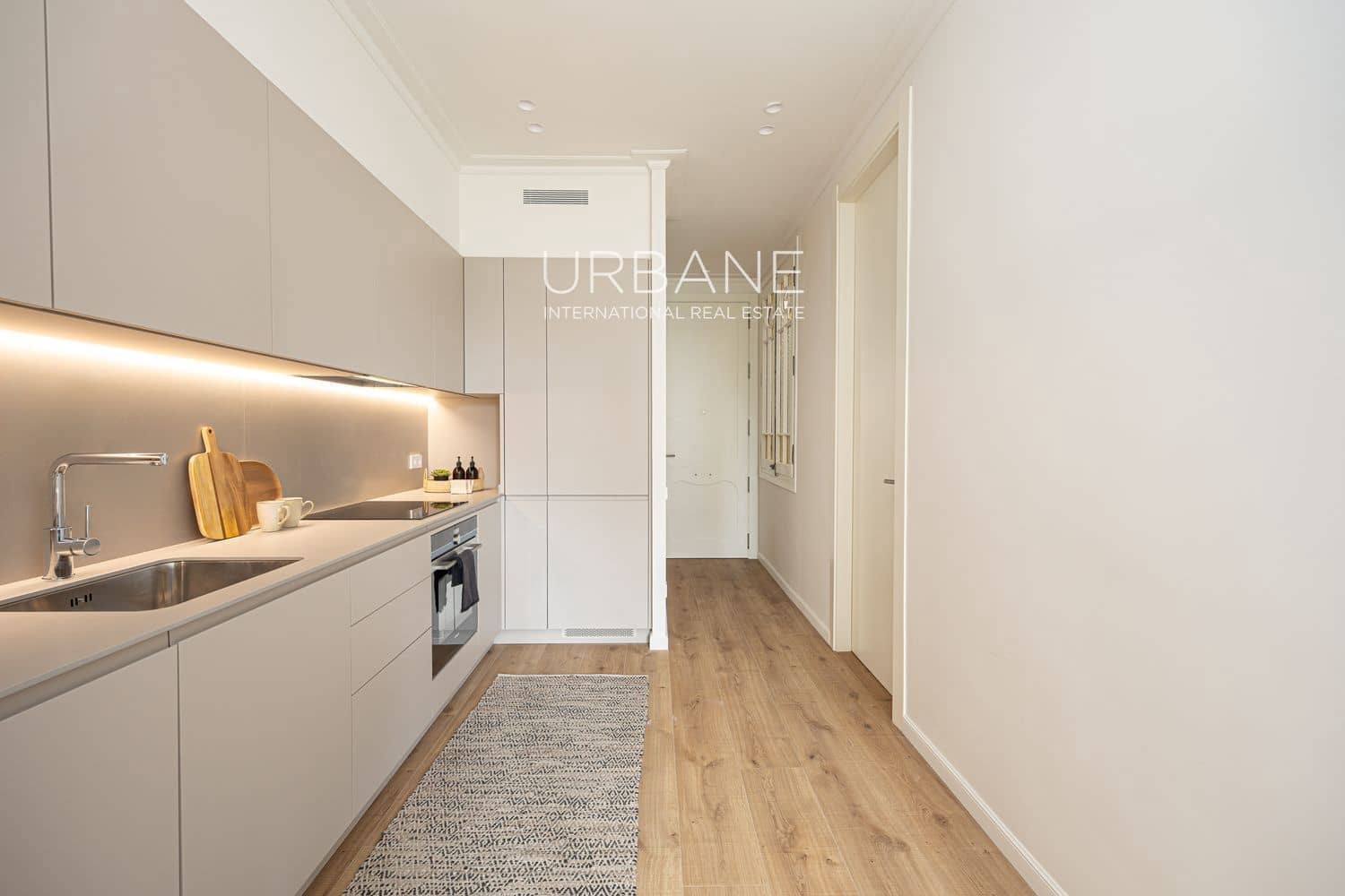 3 slaapkamer Flat te koop in Barcelona stad - € 755.000 (Ref: 8920843)