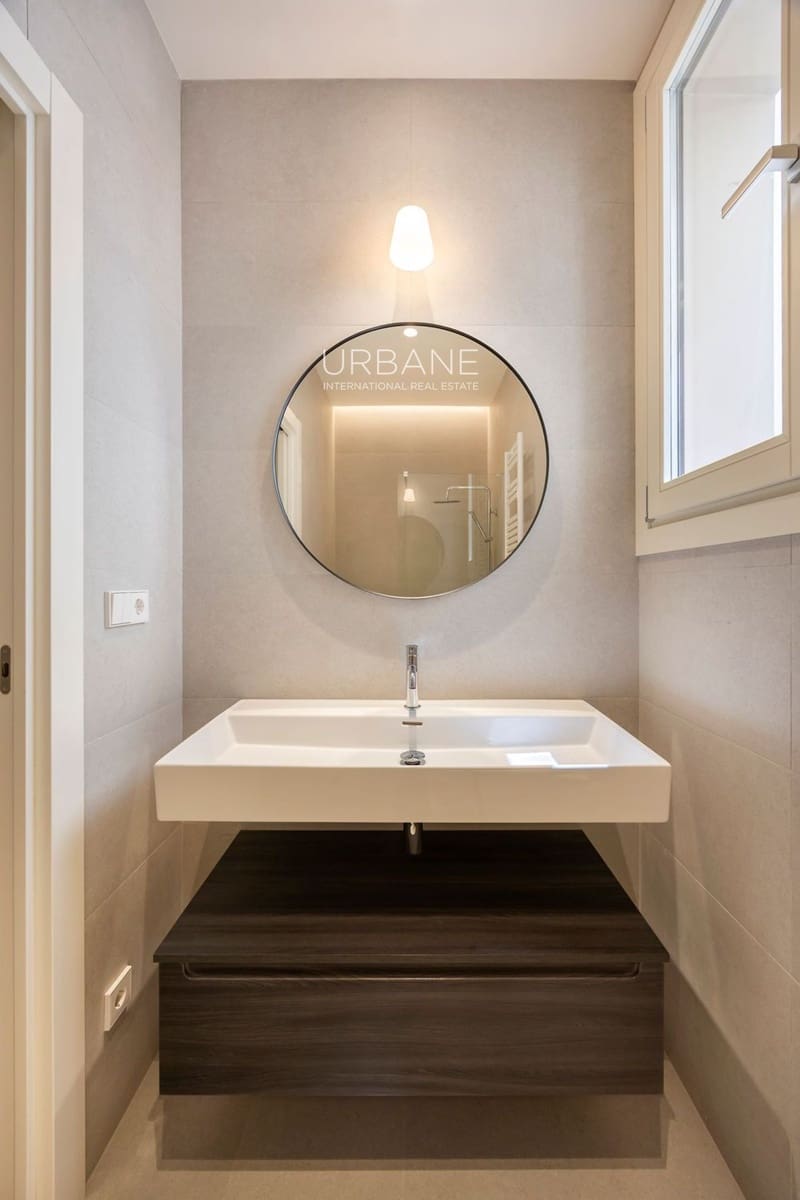 2 makuuhuone Asunto myytävänä paikassa Barcelona kaupunki - 690 000 € (Ref: 8920844)