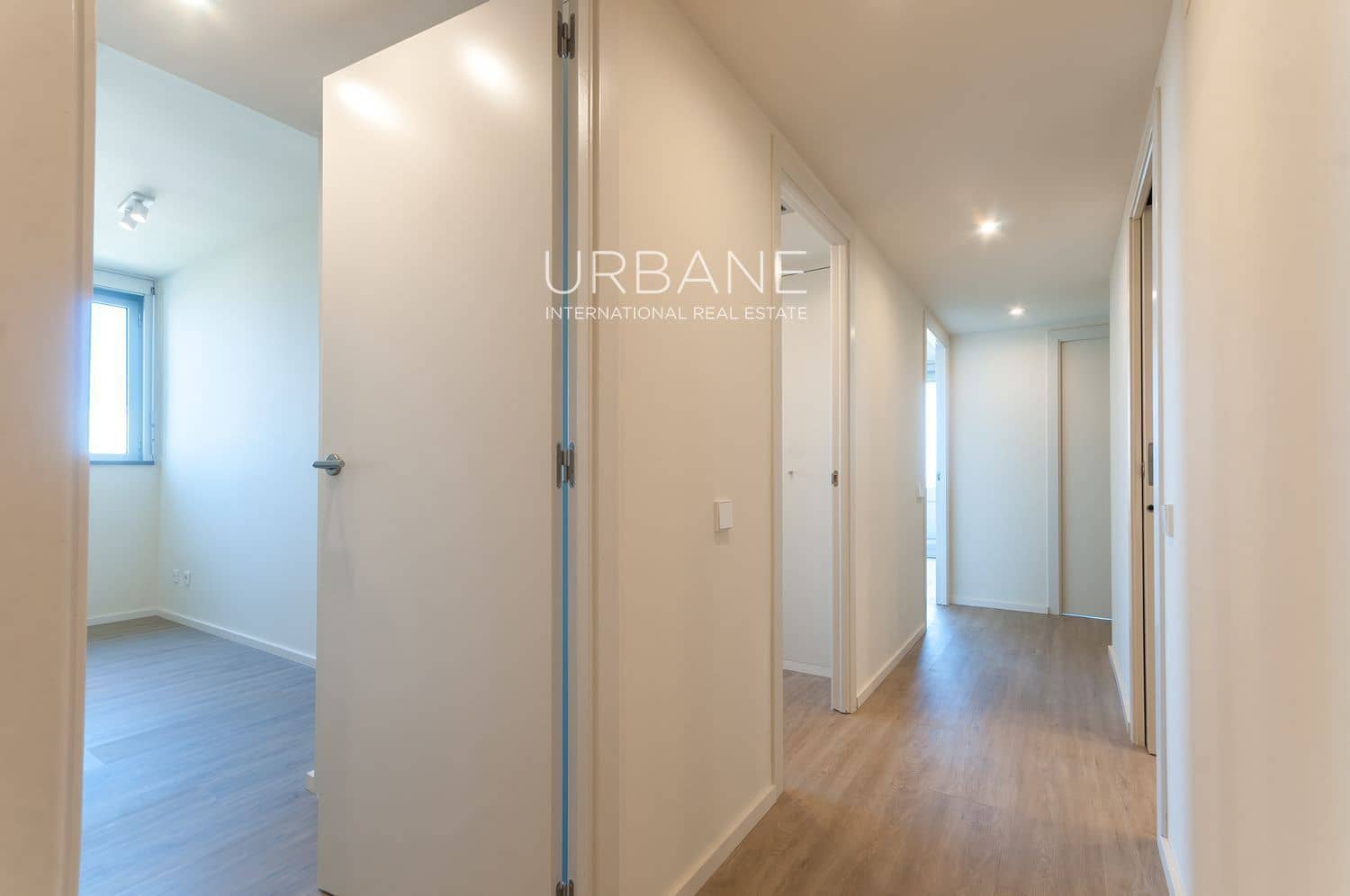 2 soveværelse Lejlighed til salg i Barcelona by med swimmingpool garage - € 844.000 (Ref: 8923208)