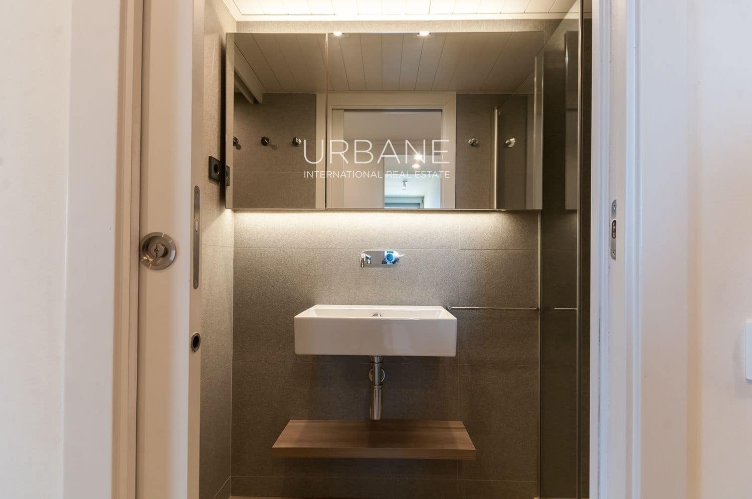 2 soveværelse Lejlighed til salg i Barcelona by med swimmingpool garage - € 844.000 (Ref: 8923208)