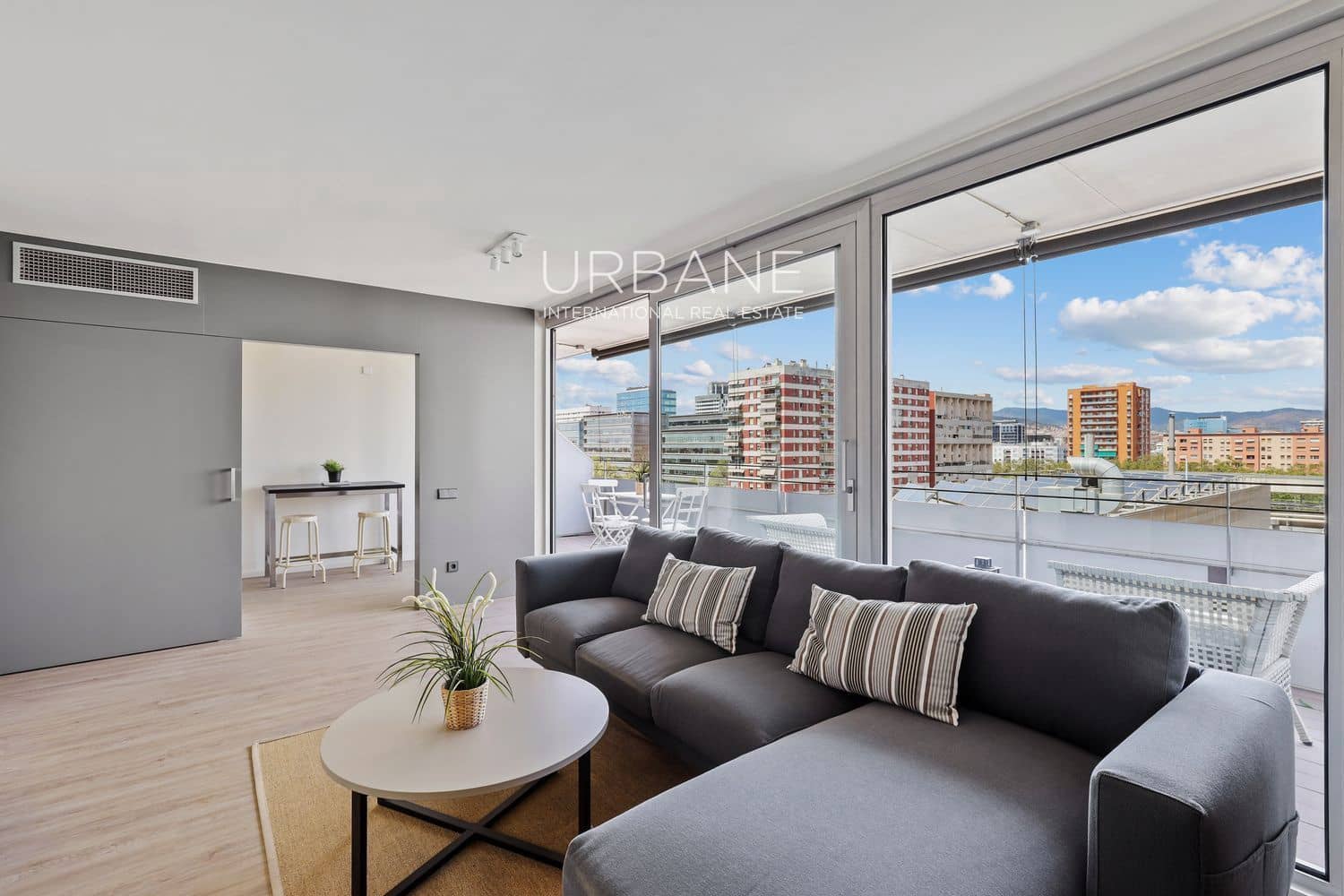 2 soveværelse Lejlighed til salg i Barcelona by med swimmingpool garage - € 844.000 (Ref: 8923208)