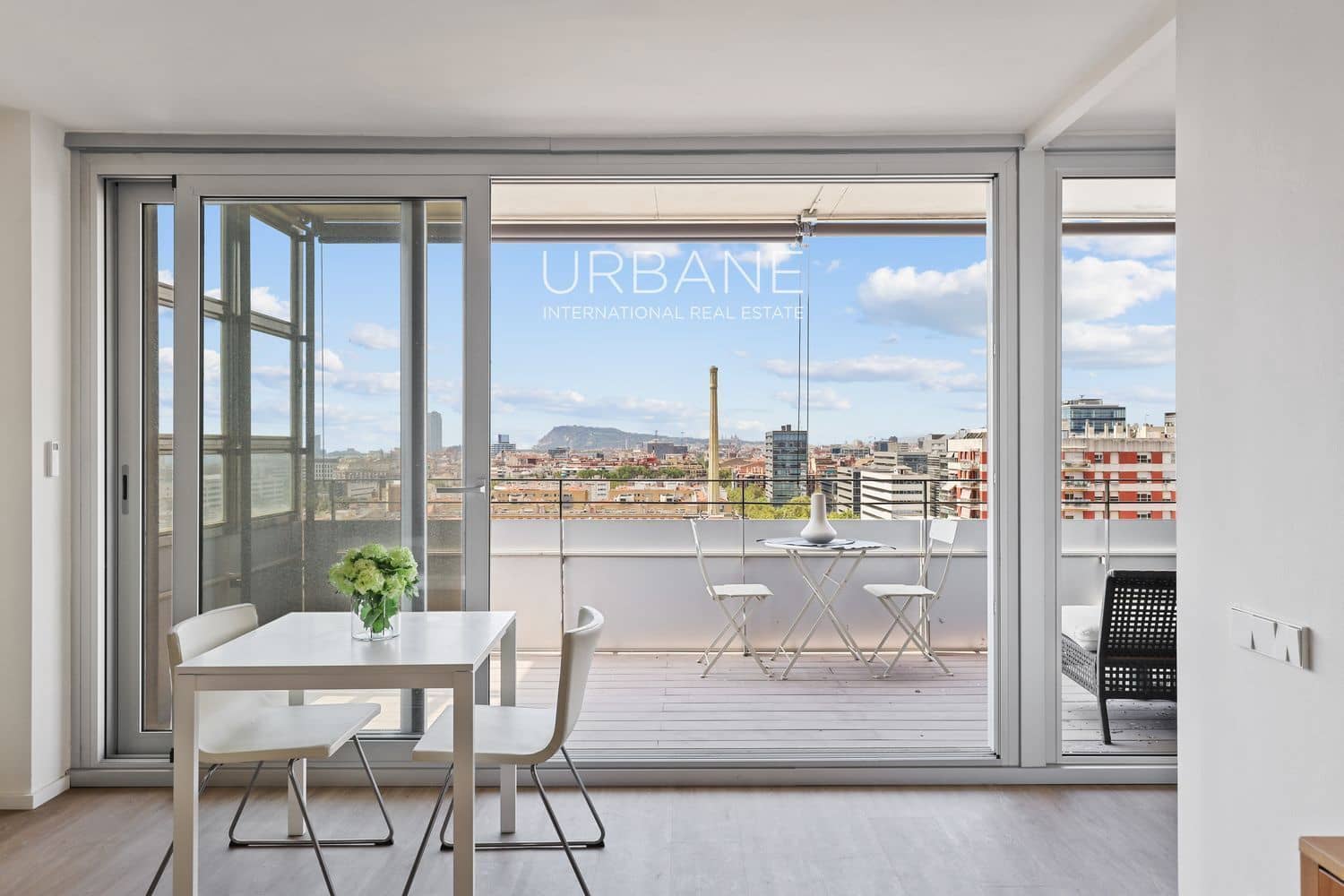 2 soveværelse Lejlighed til salg i Barcelona by med swimmingpool garage - € 844.000 (Ref: 8923208)