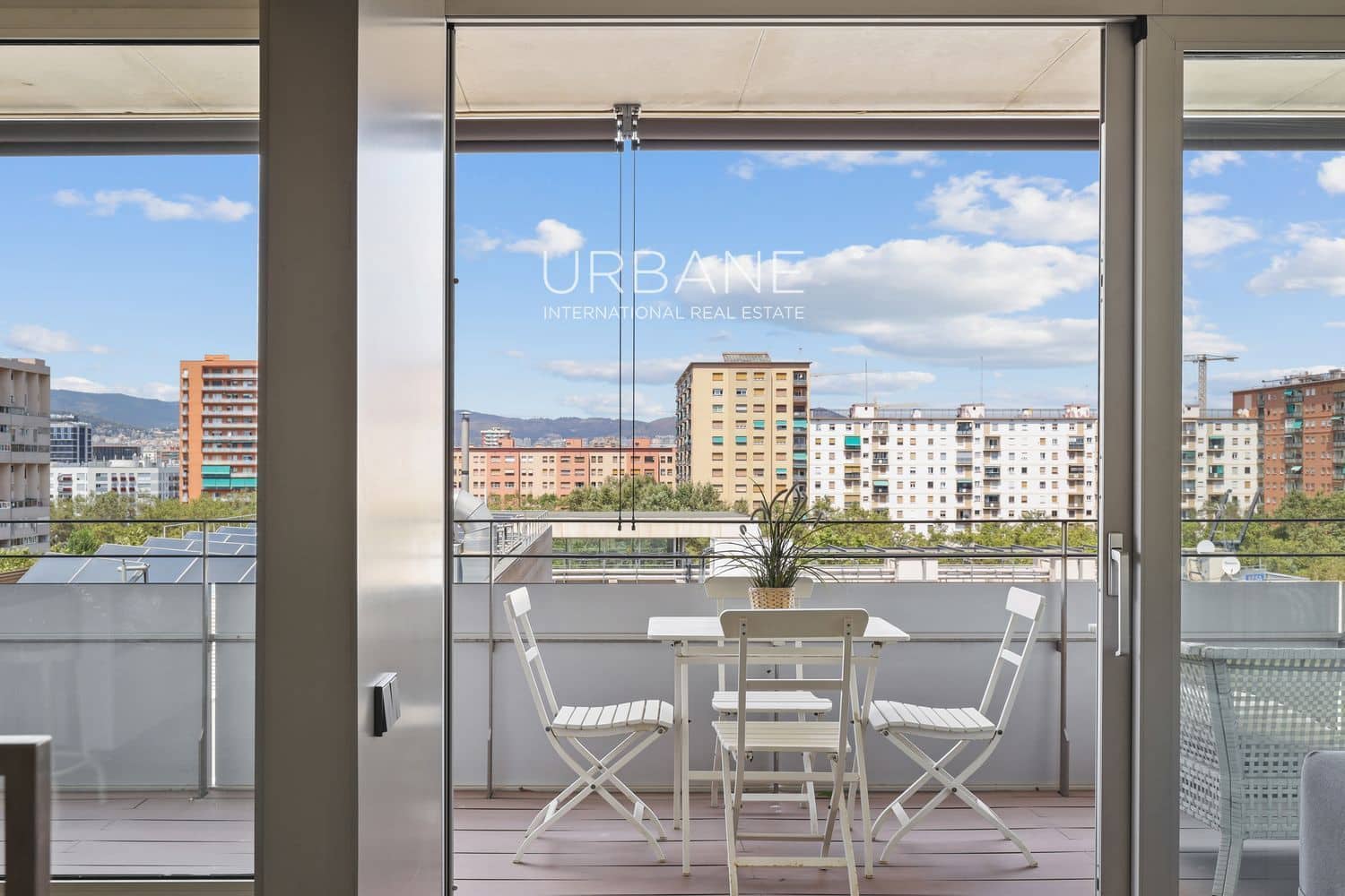 2 soveværelse Lejlighed til salg i Barcelona by med swimmingpool garage - € 844.000 (Ref: 8923208)