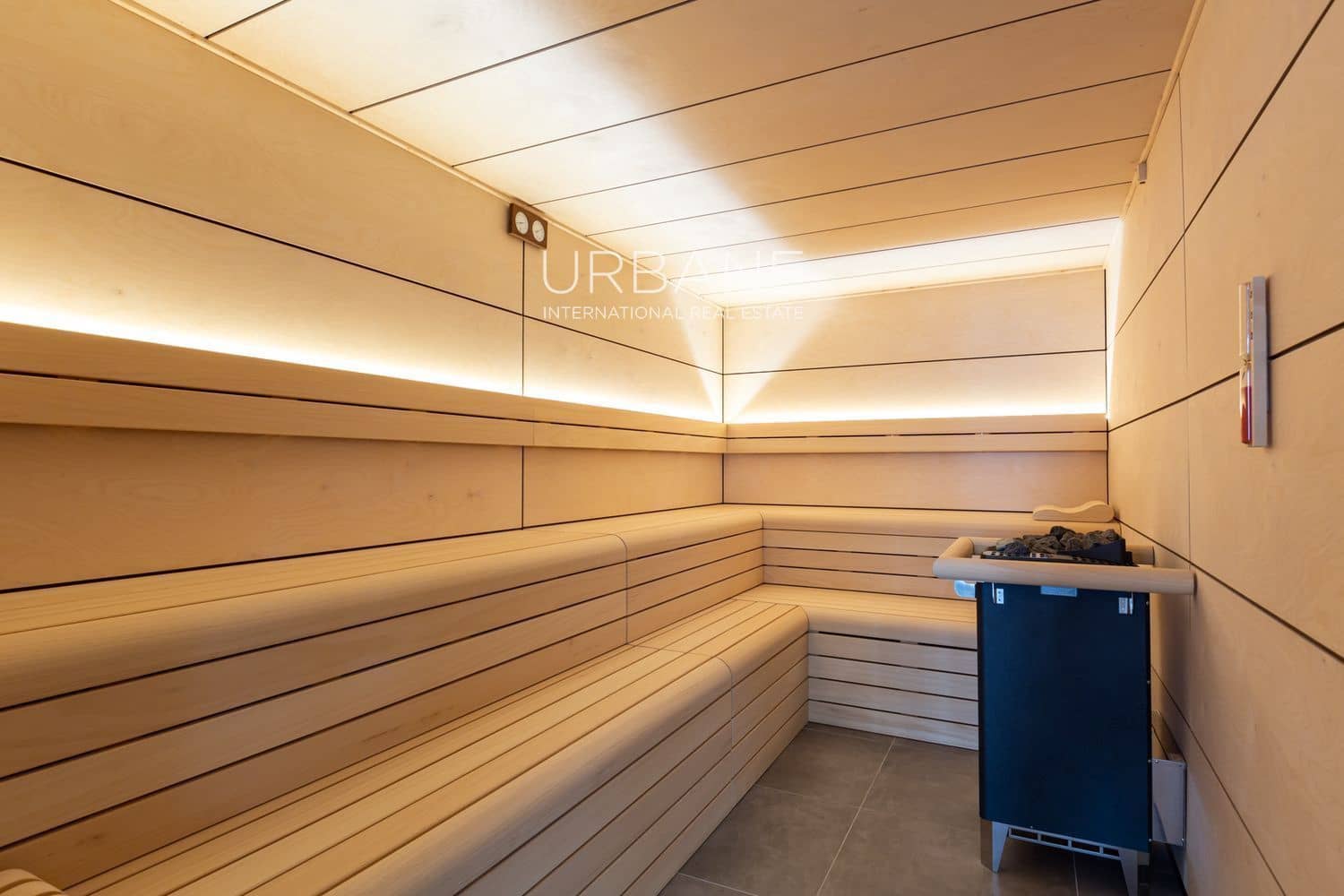 2 soveværelse Lejlighed til salg i Barcelona by med swimmingpool garage - € 844.000 (Ref: 8923208)