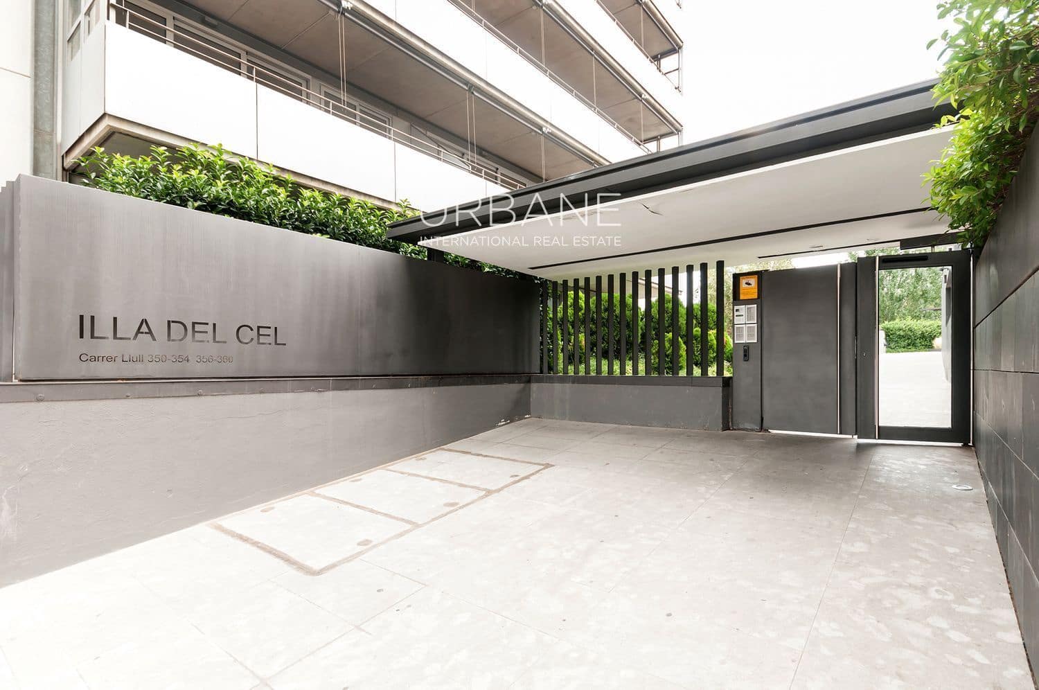 2 soveværelse Lejlighed til salg i Barcelona by med swimmingpool garage - € 844.000 (Ref: 8923208)