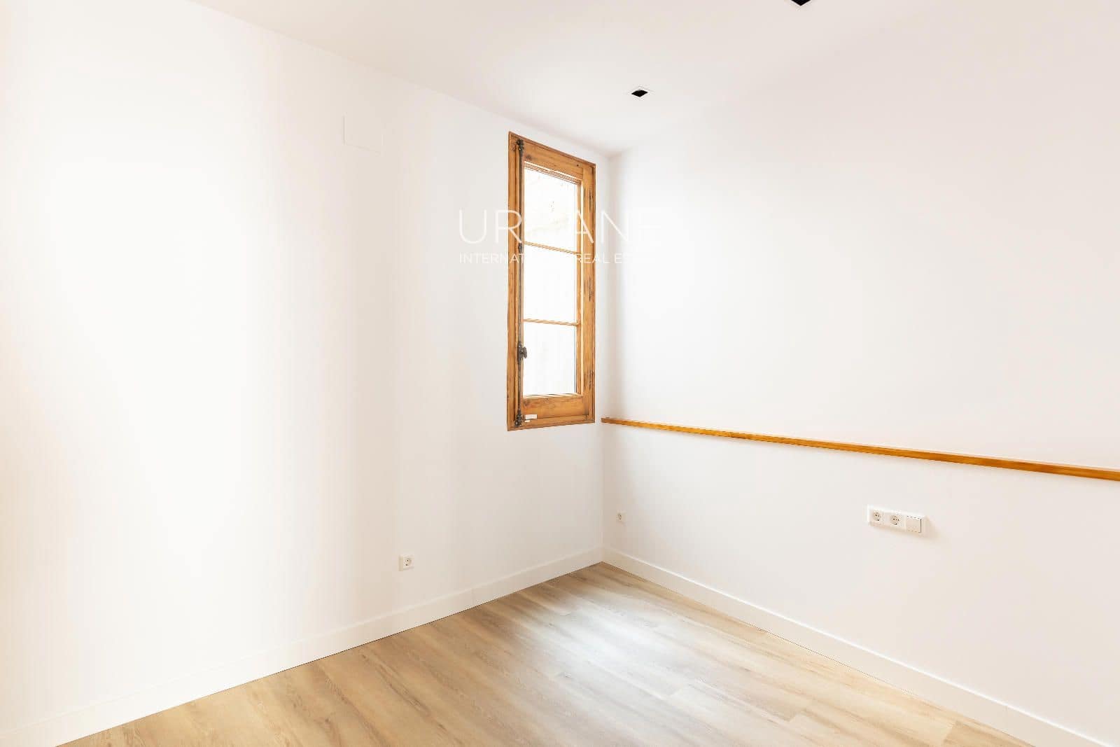3 bedroom Flat for rent in Barcelona city - € 2,200 (Ref: 8923296)