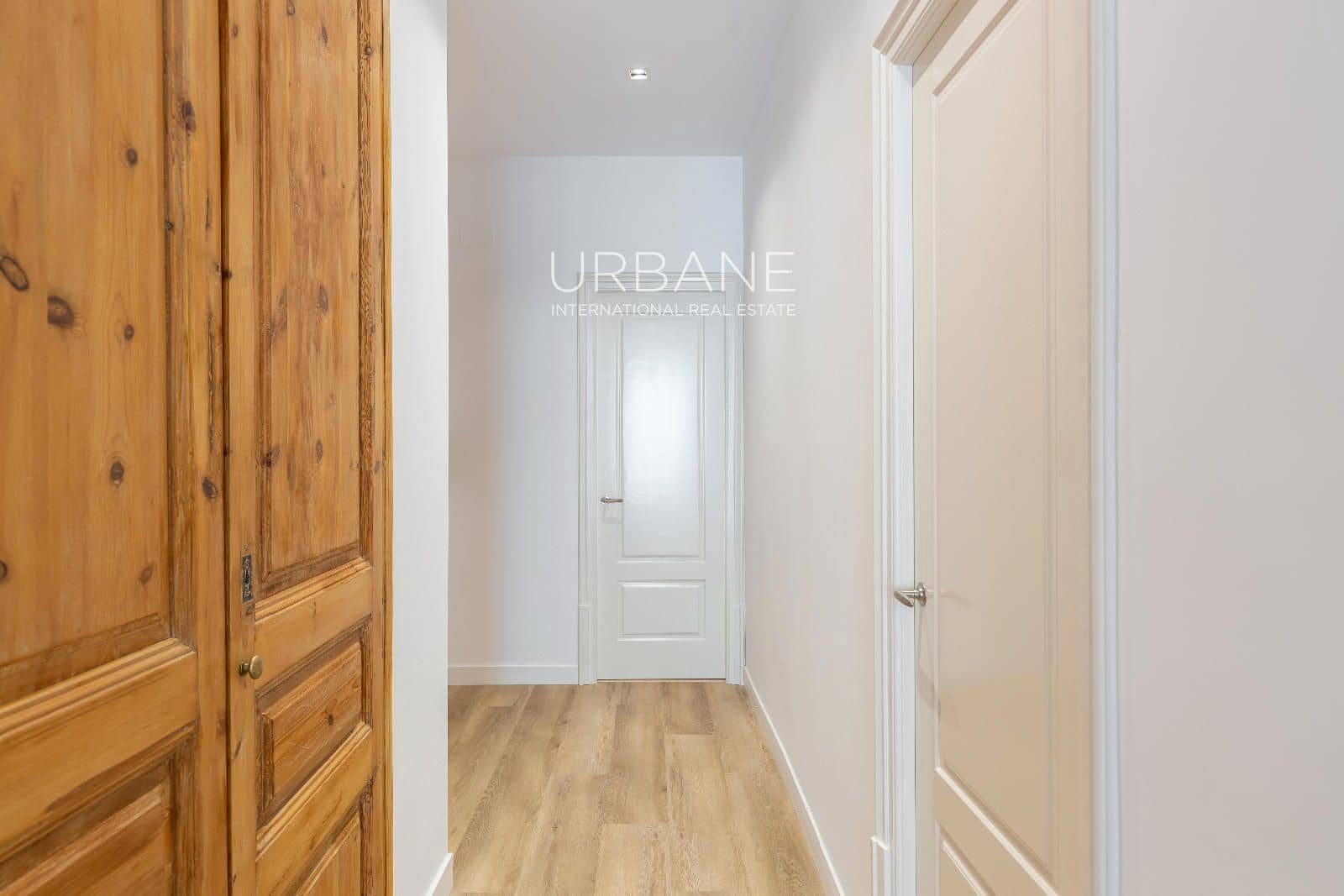 3 bedroom Flat for rent in Barcelona city - € 2,200 (Ref: 8923296)