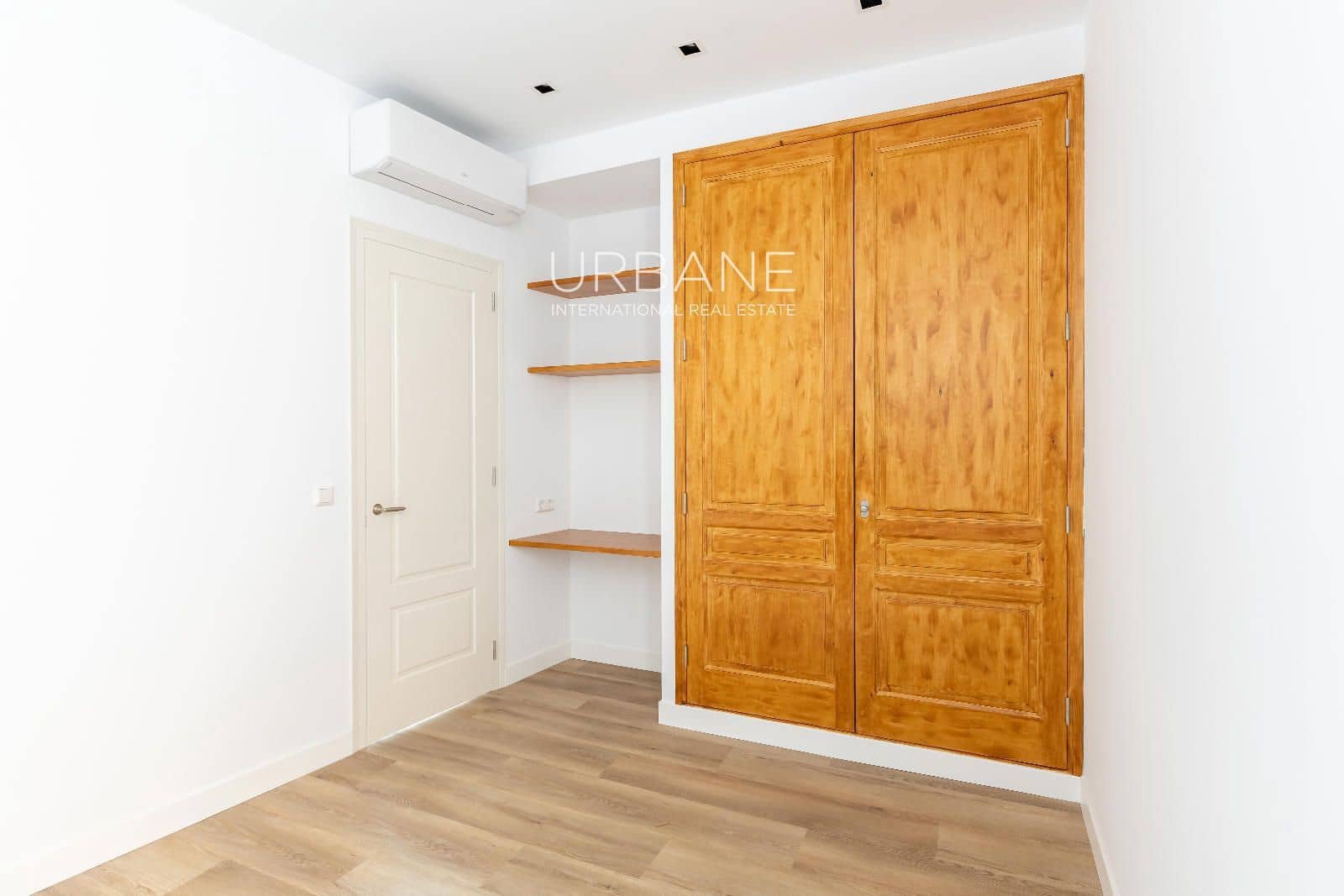 3 bedroom Flat for rent in Barcelona city - € 2,200 (Ref: 8923296)