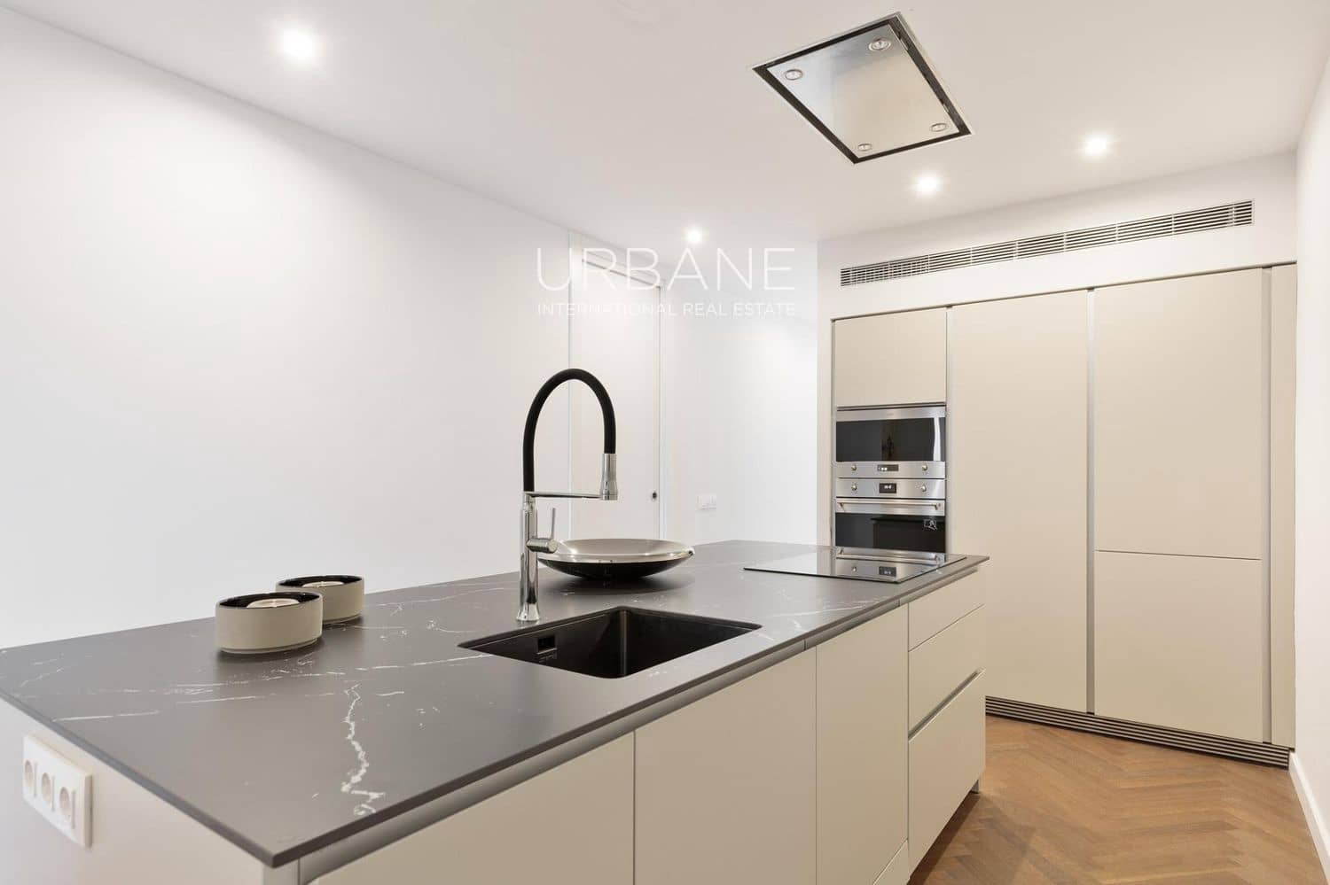 3 soverom Leilighet til salgs i Barcelona by - € 820 000 (Ref: 8924689)