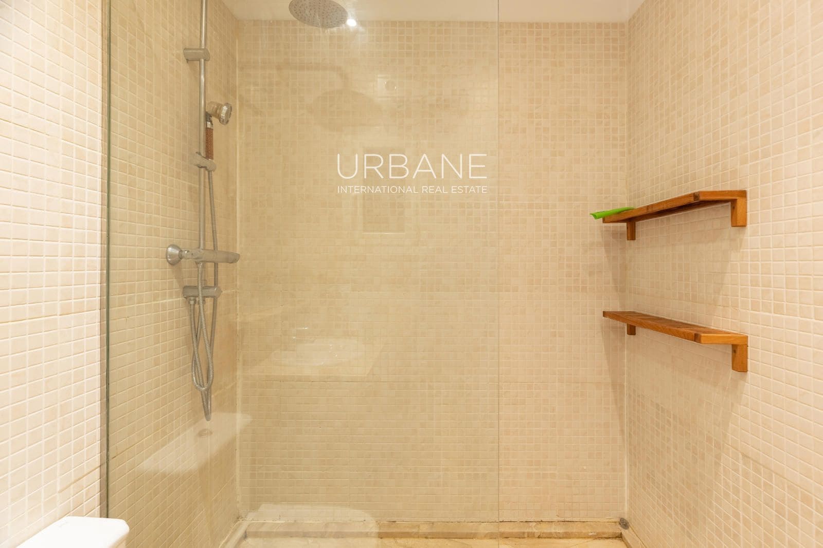 1 soveværelse Penthouse til salg i Barcelona by - € 419.000 (Ref: 9037669)