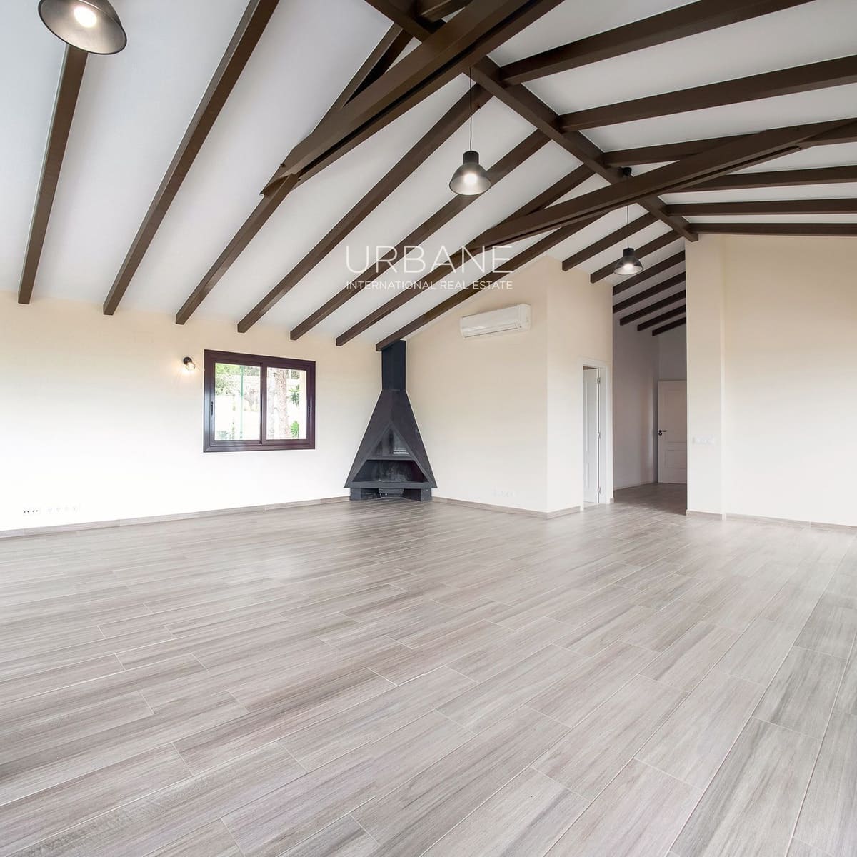 9 bedroom Villa for sale in Barcelona city with pool garage - € 2,500,000 (Ref: 9060657)